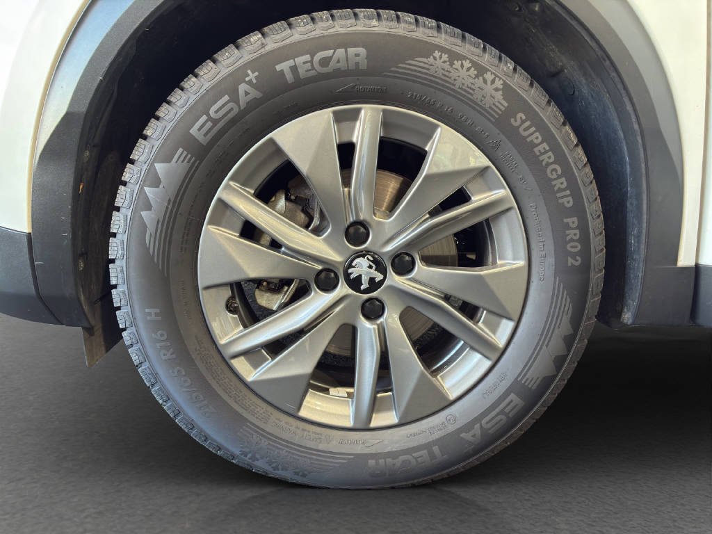 PEUGEOT 2008 1.2 PureTech 130 PS Allure-image-14