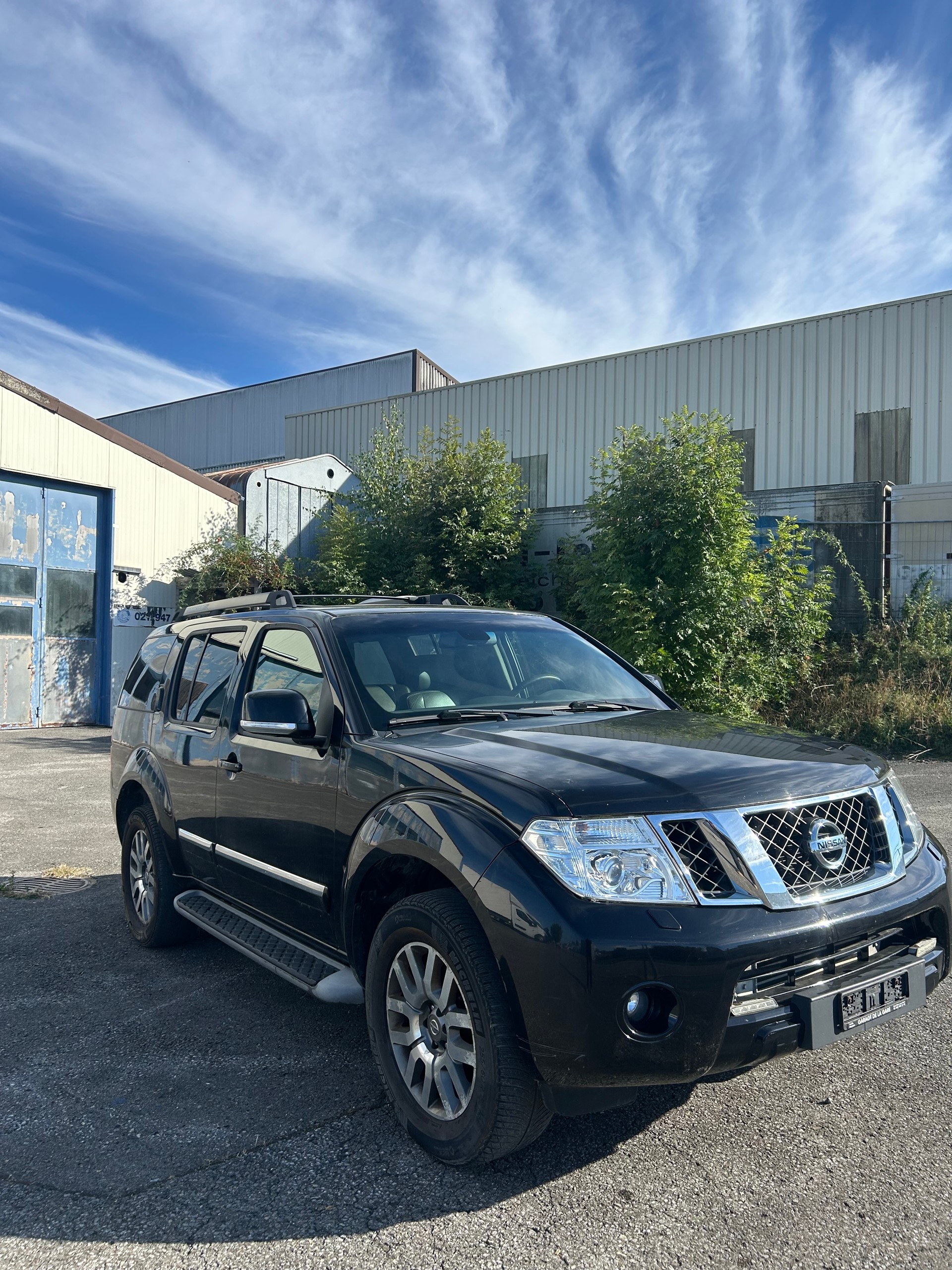 NISSAN Pathfinder 3.0 dCi LE Automatic-image-1