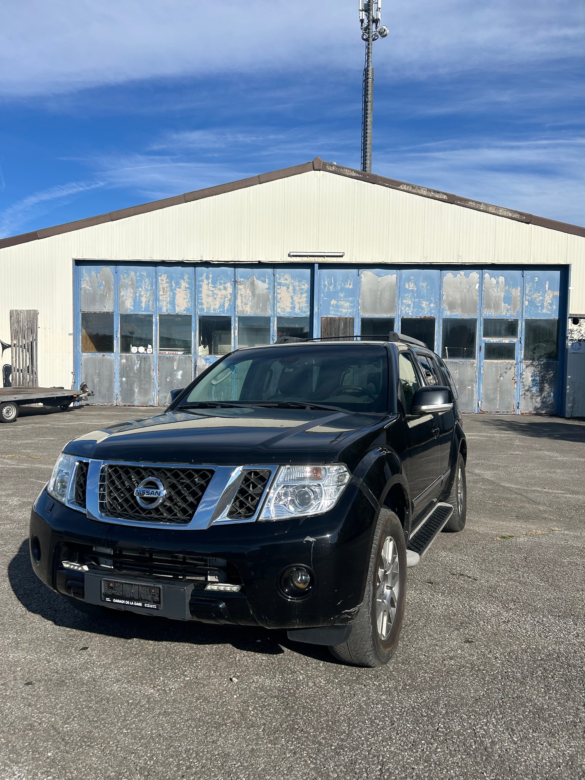 NISSAN Pathfinder 3.0 dCi LE Automatic-image-0