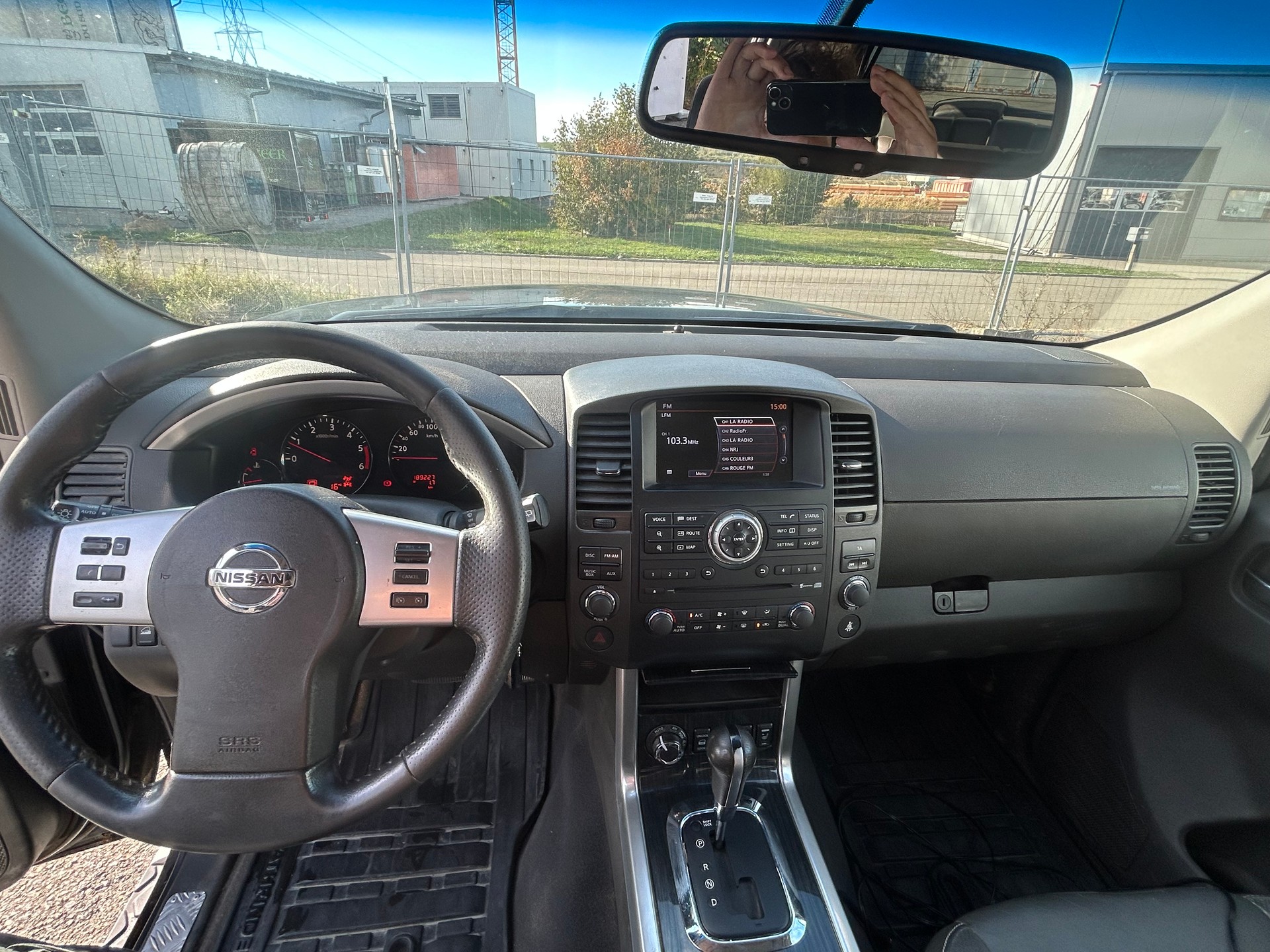 NISSAN Pathfinder 3.0 dCi LE Automatic-image-6