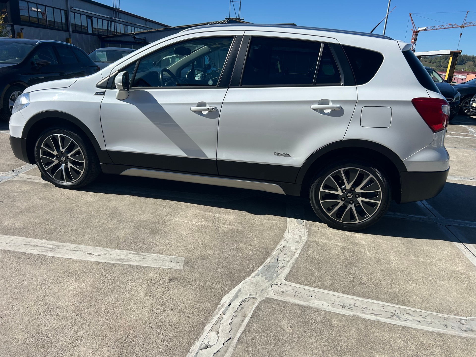 SUZUKI SX4 S-Cross 1.6 TD PizSulai Top 4WD TCSS-image-1