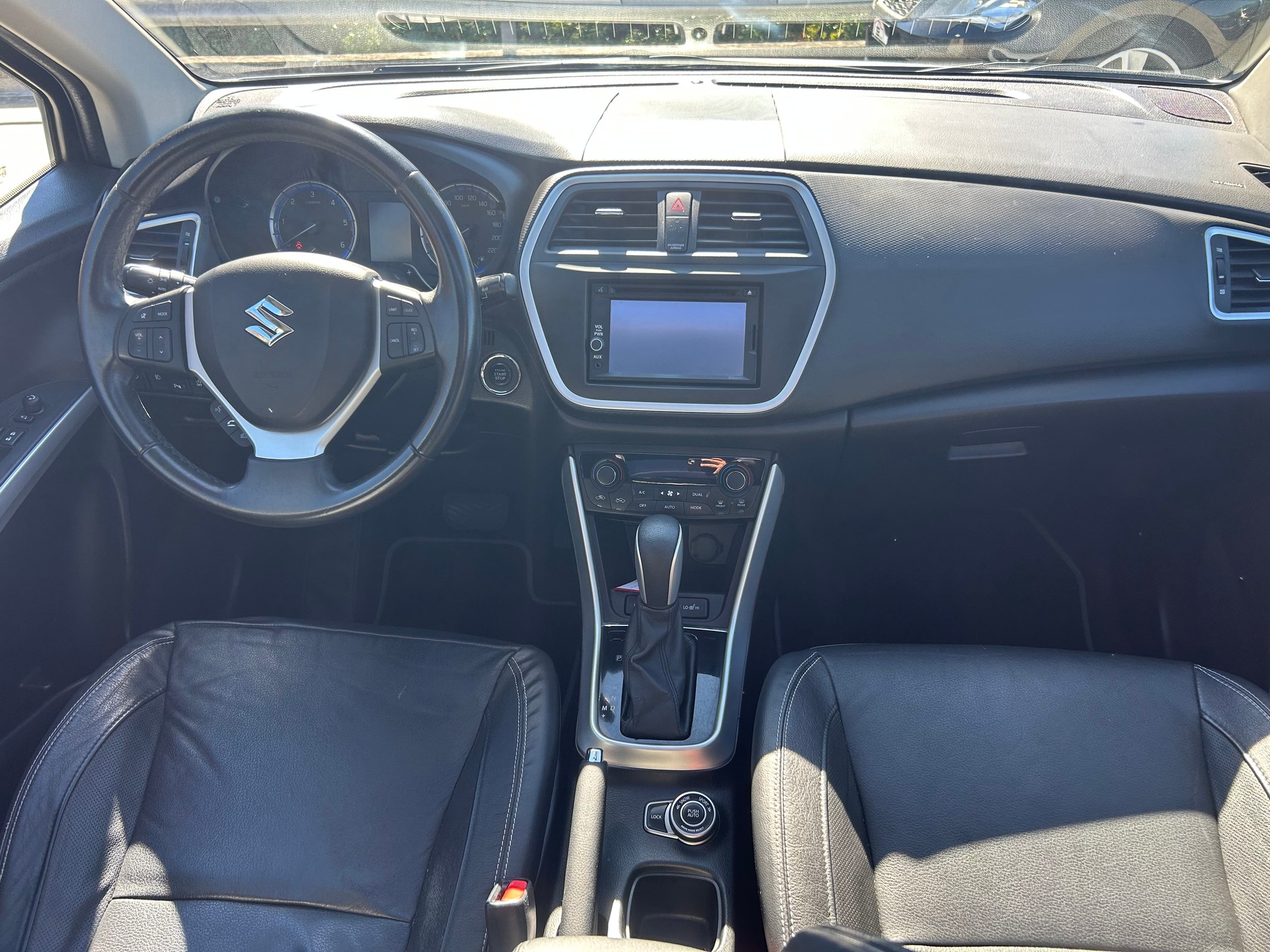 SUZUKI SX4 S-Cross 1.6 TD PizSulai Top 4WD TCSS-image-8