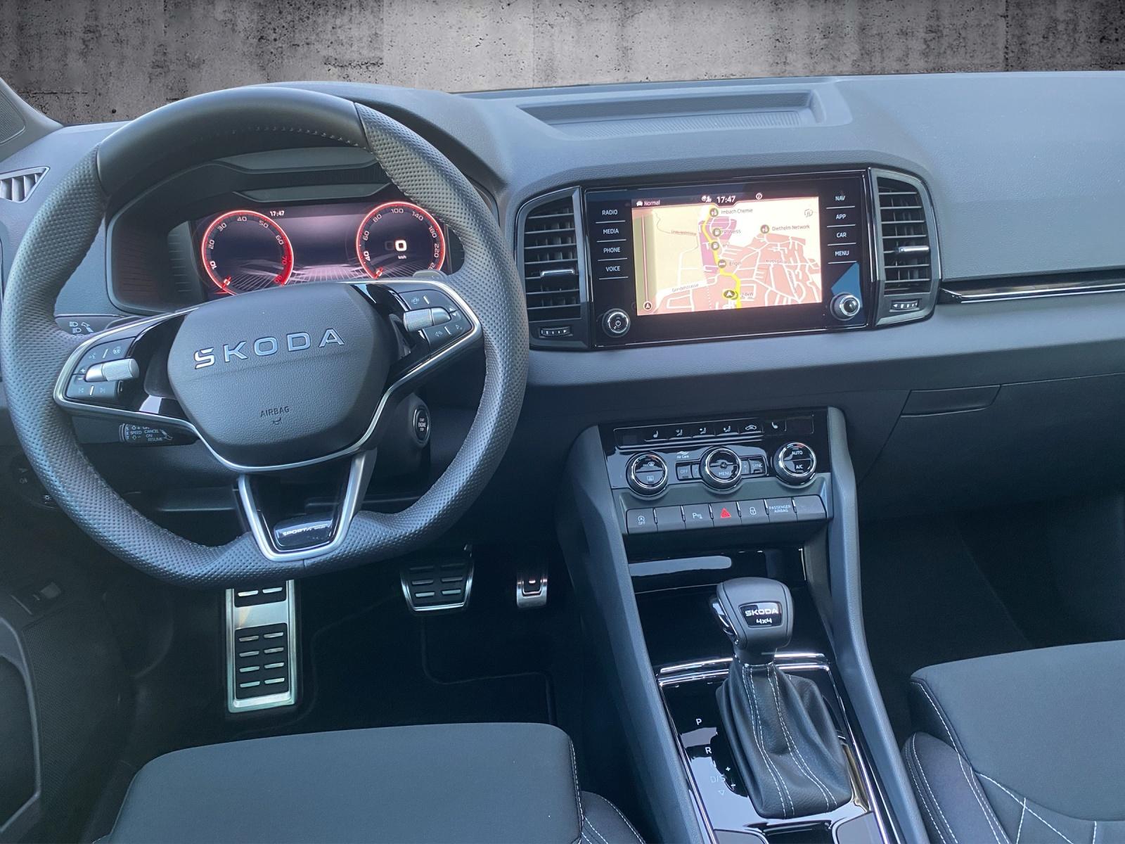 SKODA Karoq 2.0 TSI SportLine 4x4 DSG-image-5