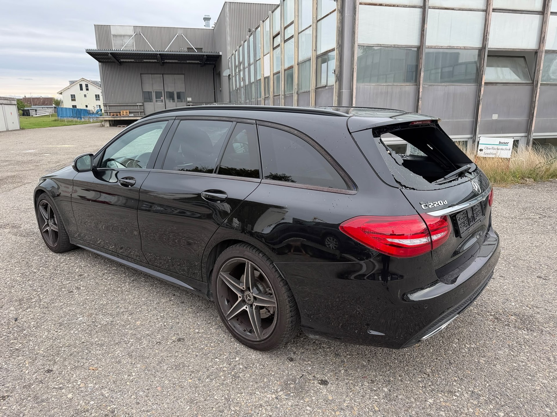 MERCEDES-BENZ C 220 d AMG Line 9G-Tronic-image-5