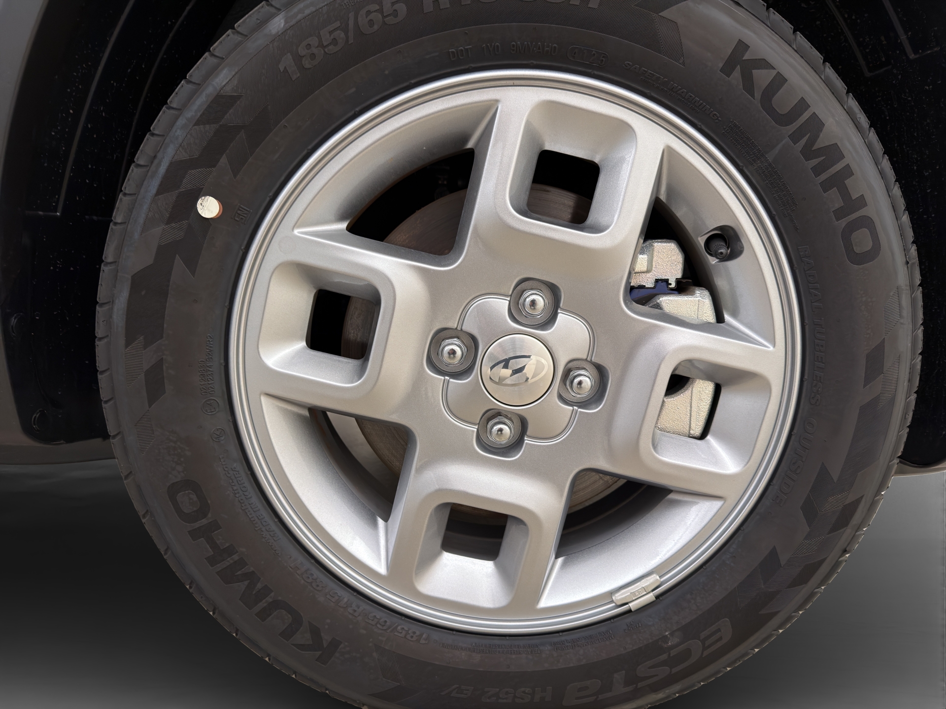 HYUNDAI Inster 49 kWh Electric Amplia-image-5