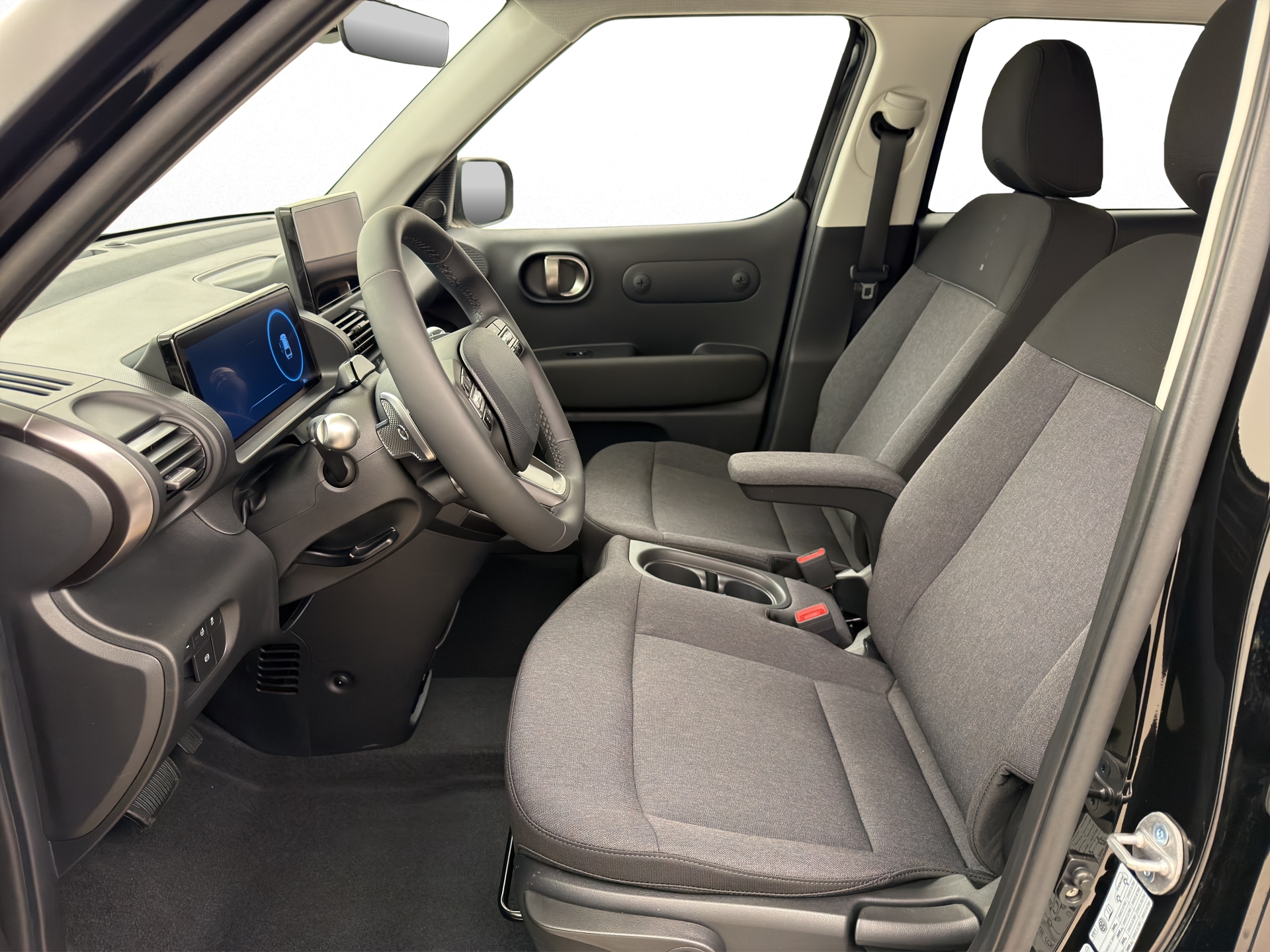 HYUNDAI Inster 49 kWh Electric Amplia-image-6