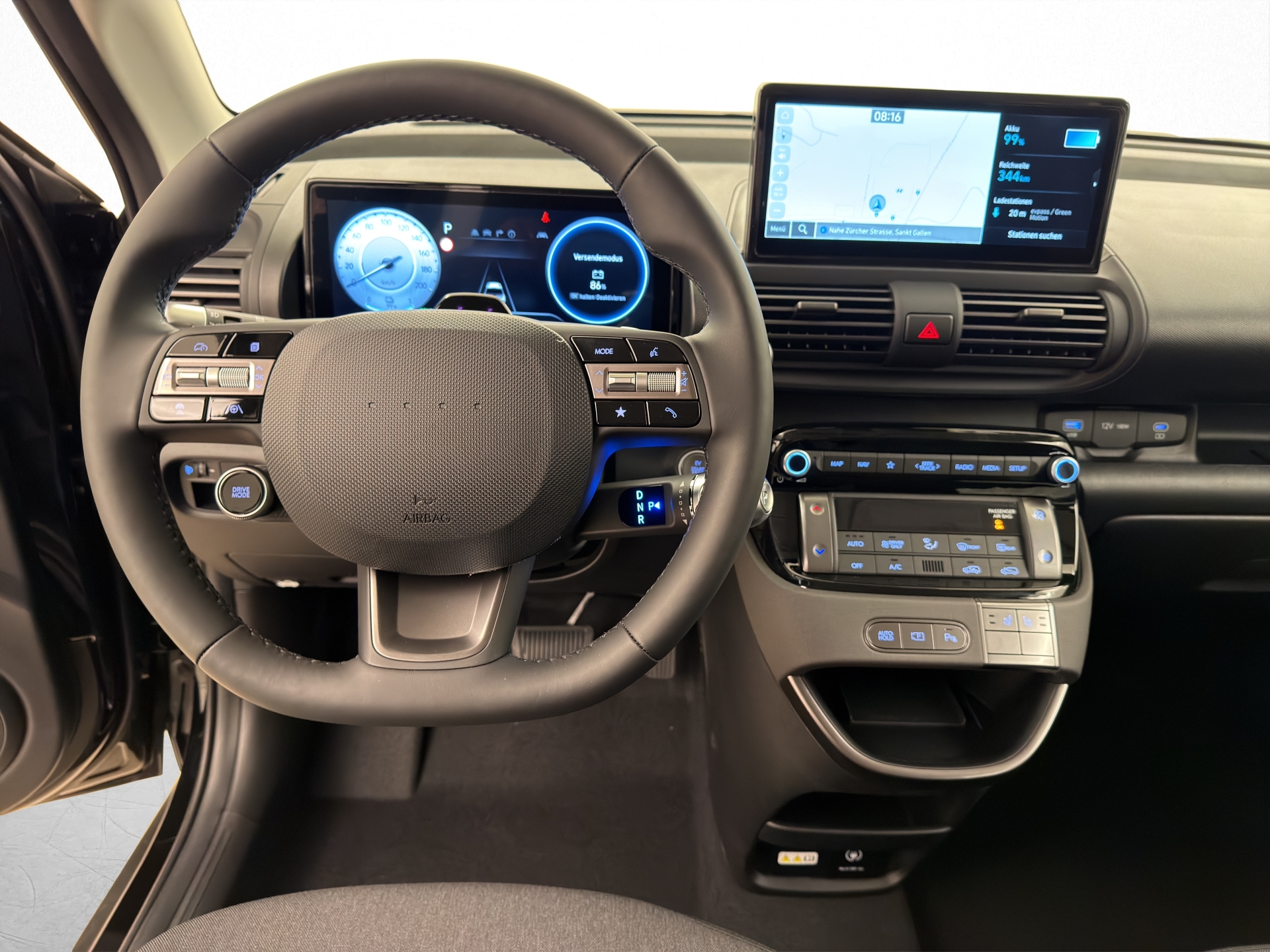 HYUNDAI Inster 49 kWh Electric Amplia-image-8