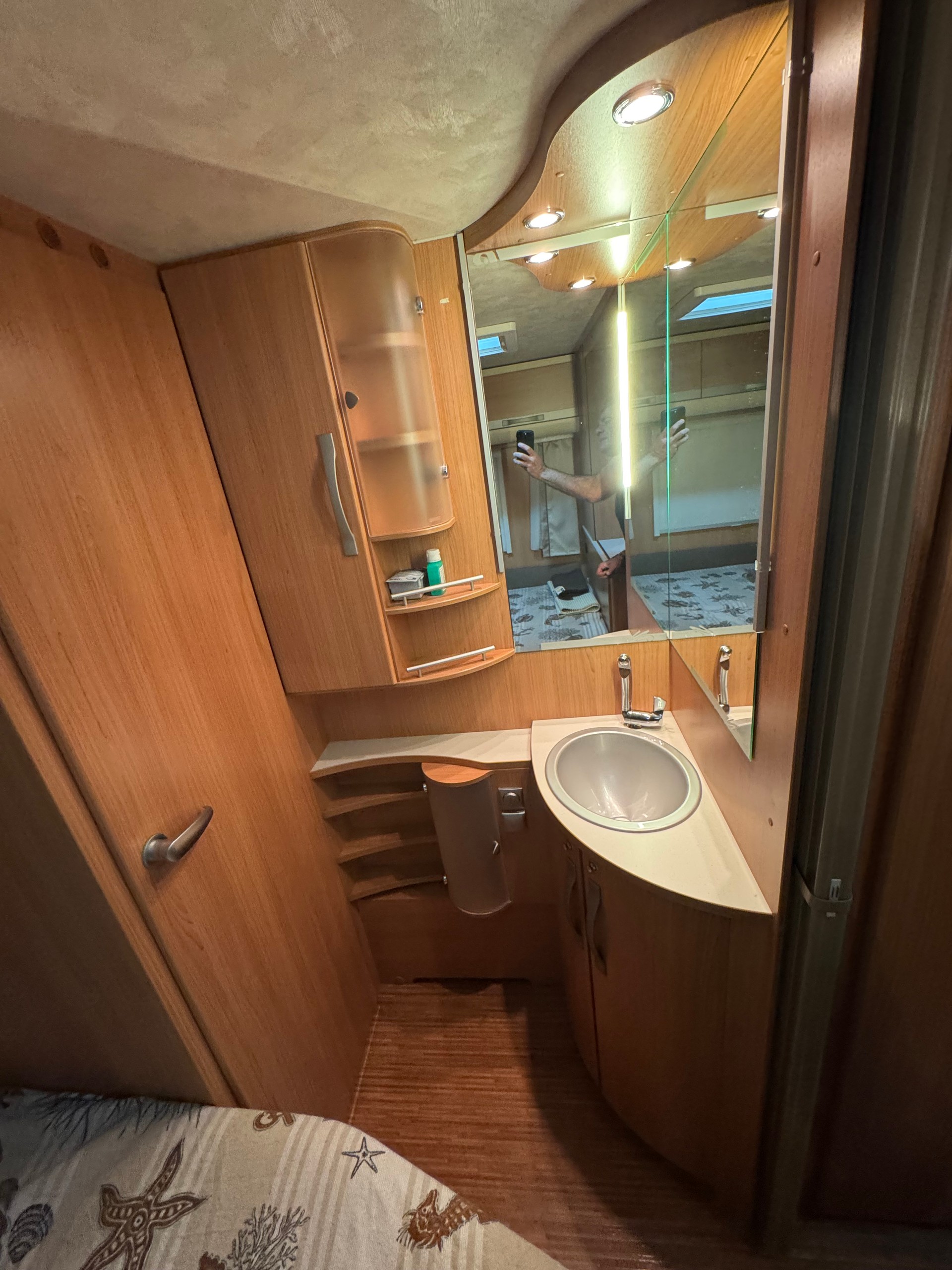 ADRIA Adora Scandinavian Edition 563 - Stockbett Kajüte- Mover- Alde Heizung-image-12
