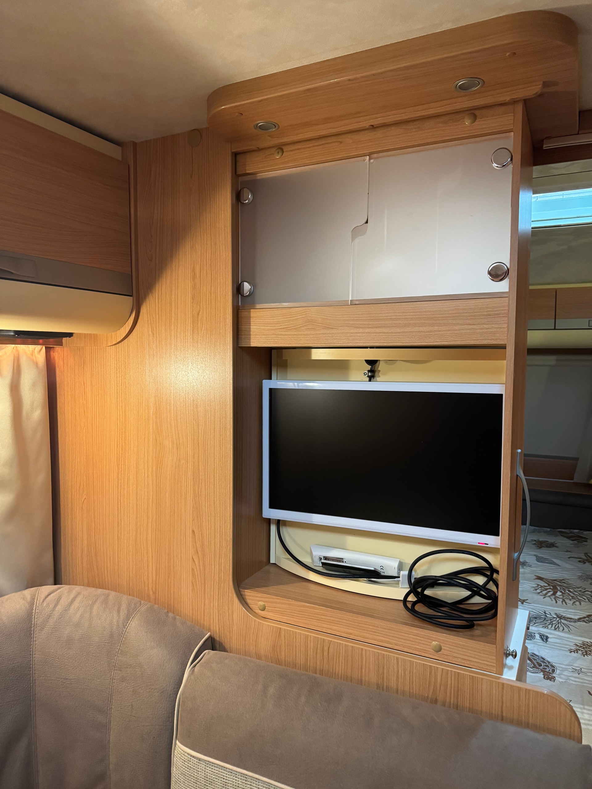 ADRIA Adora Scandinavian Edition 563 - Stockbett Kajüte- Mover- Alde Heizung-image-8