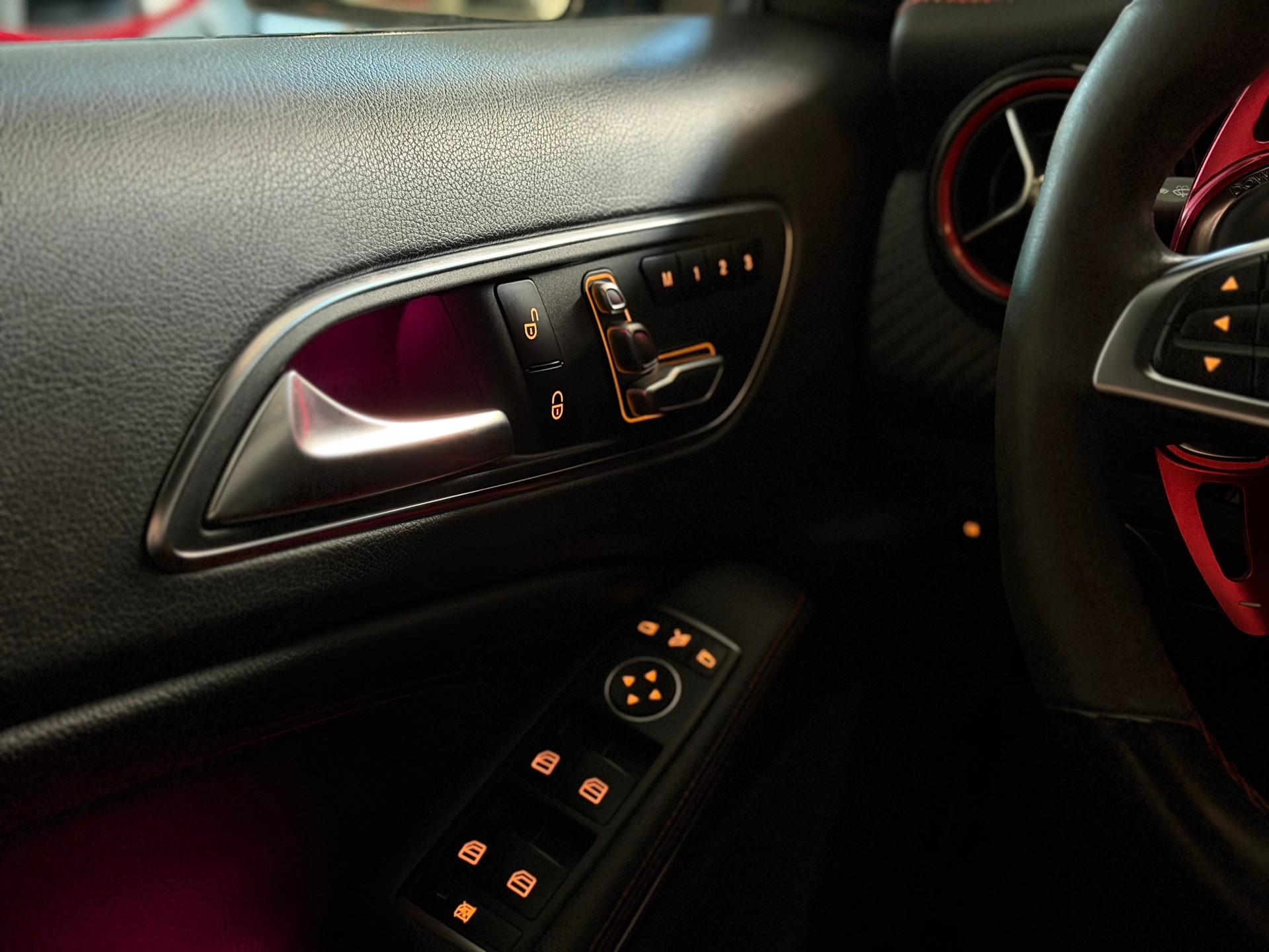 MERCEDES-BENZ A 45 AMG 4Matic Speedshift 7G-DCT **Desingno Mountaingrau Magno**-image-22