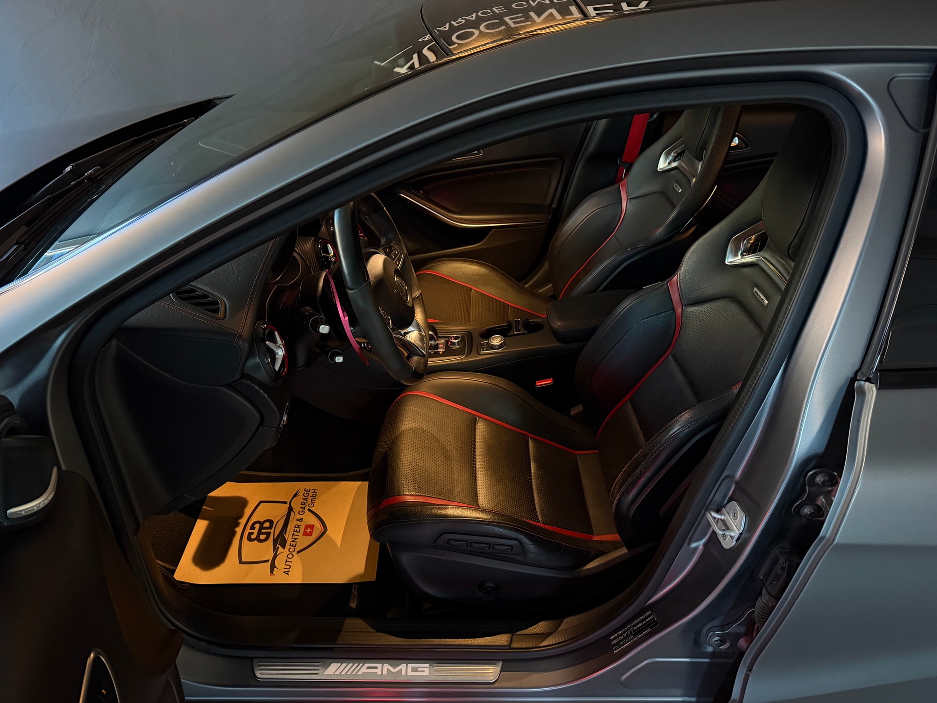 MERCEDES-BENZ A 45 AMG 4Matic Speedshift 7G-DCT **Desingno Mountaingrau Magno**-image-13