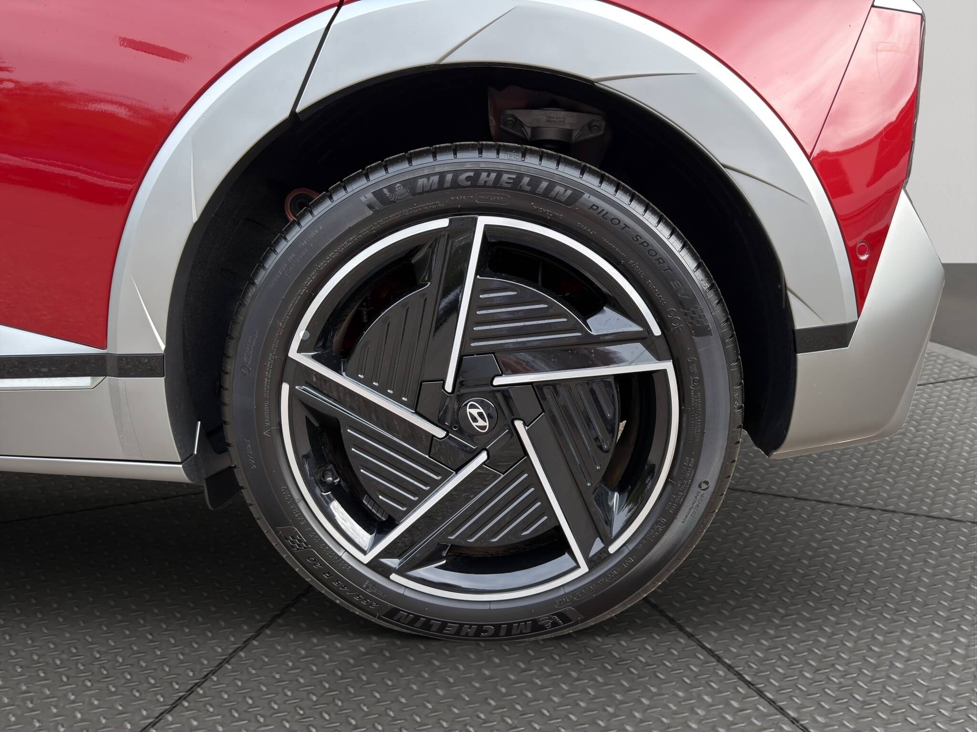 HYUNDAI Ioniq 5 84 kWh Vertex 4WD-image-5