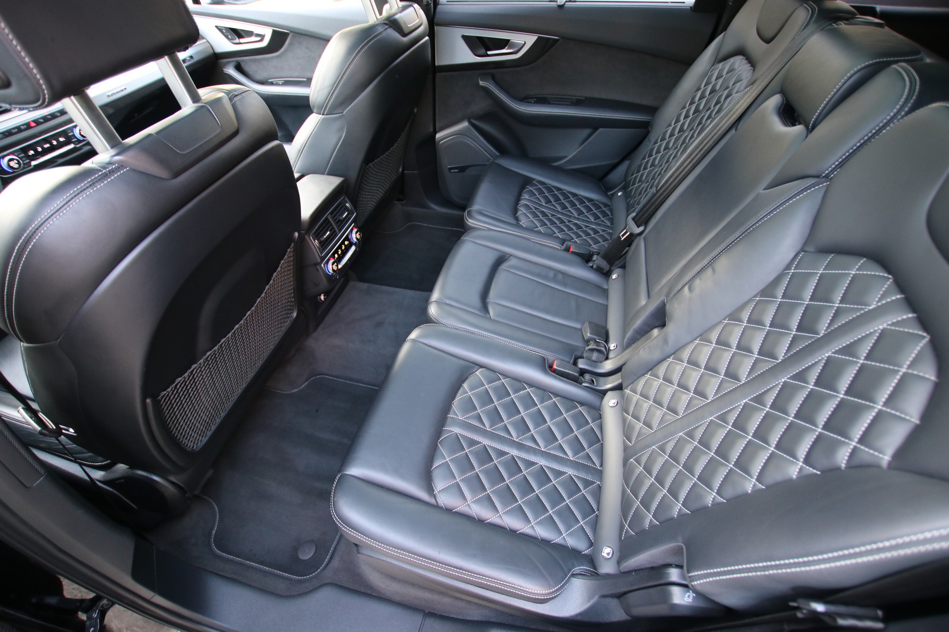 AUDI SQ7 4.0 TDI quattro tiptronic *7-Sitzplätze*-image-13