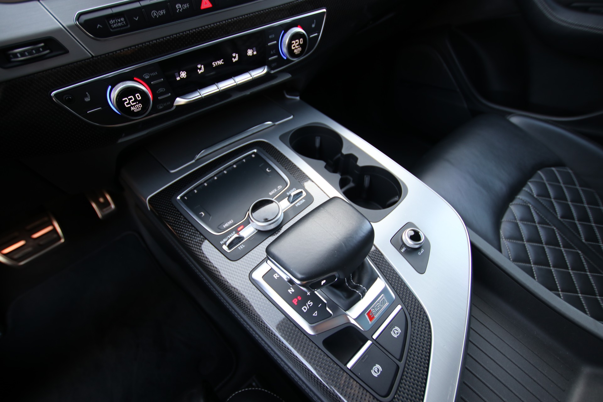 AUDI SQ7 4.0 TDI quattro tiptronic *7-Sitzplätze*-image-31