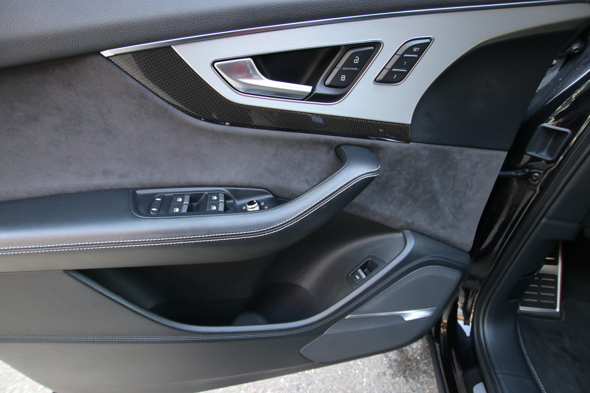 AUDI SQ7 4.0 TDI quattro tiptronic *7-Sitzplätze*-image-18
