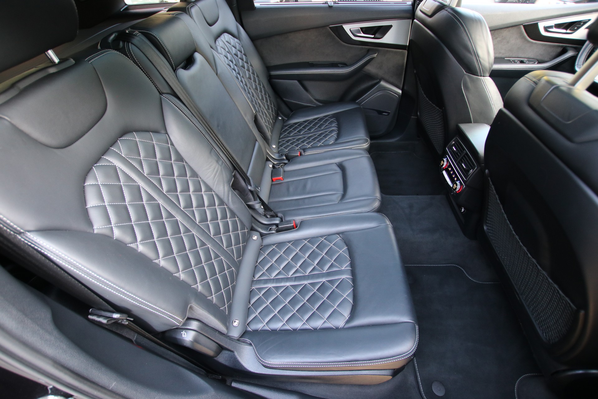 AUDI SQ7 4.0 TDI quattro tiptronic *7-Sitzplätze*-image-14