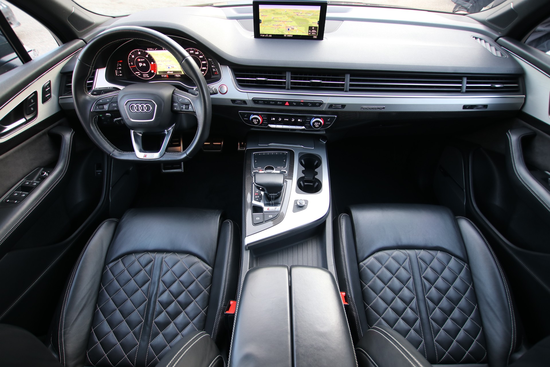 AUDI SQ7 4.0 TDI quattro tiptronic *7-Sitzplätze*-image-9