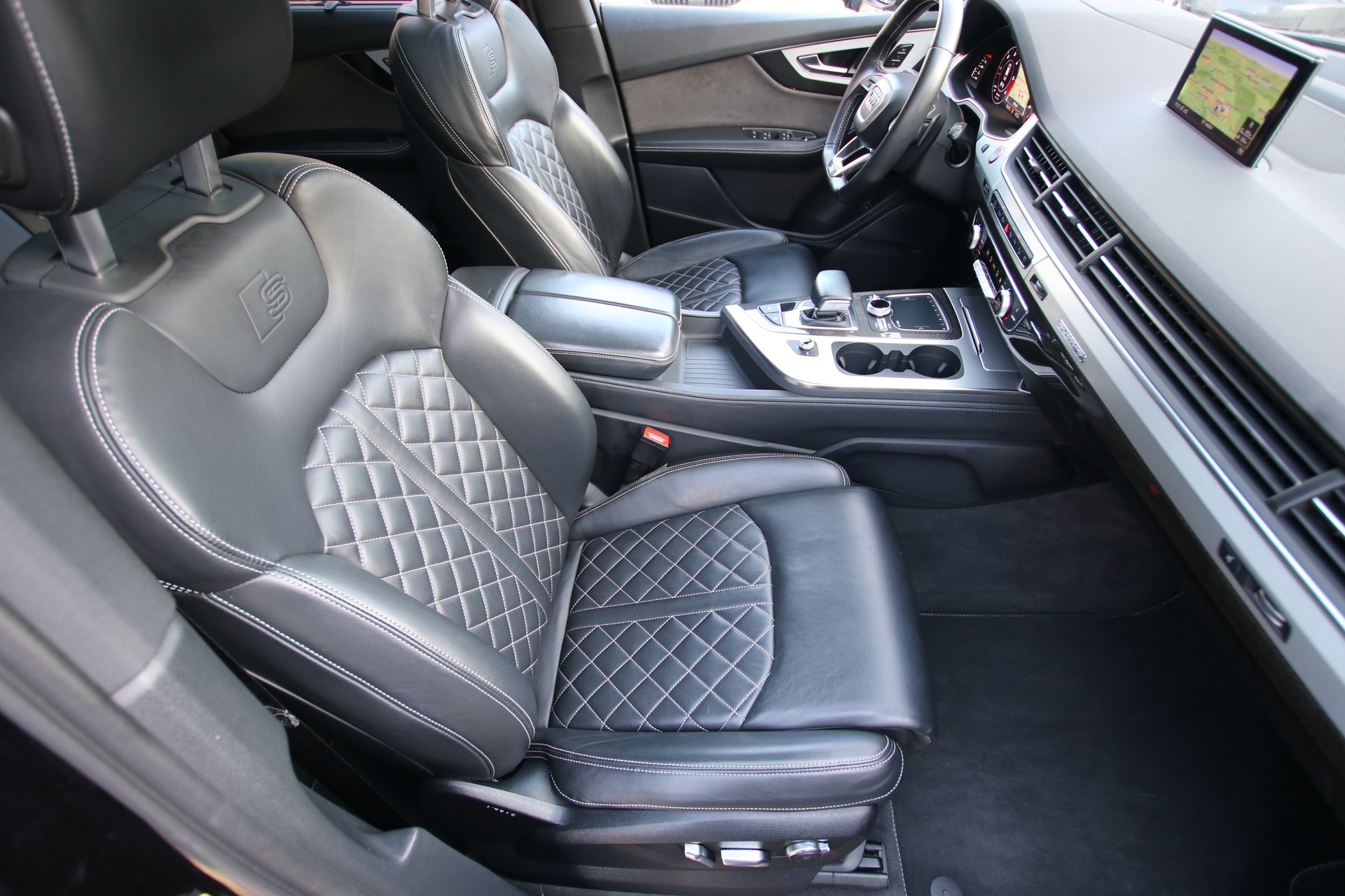 AUDI SQ7 4.0 TDI quattro tiptronic *7-Sitzplätze*-image-12