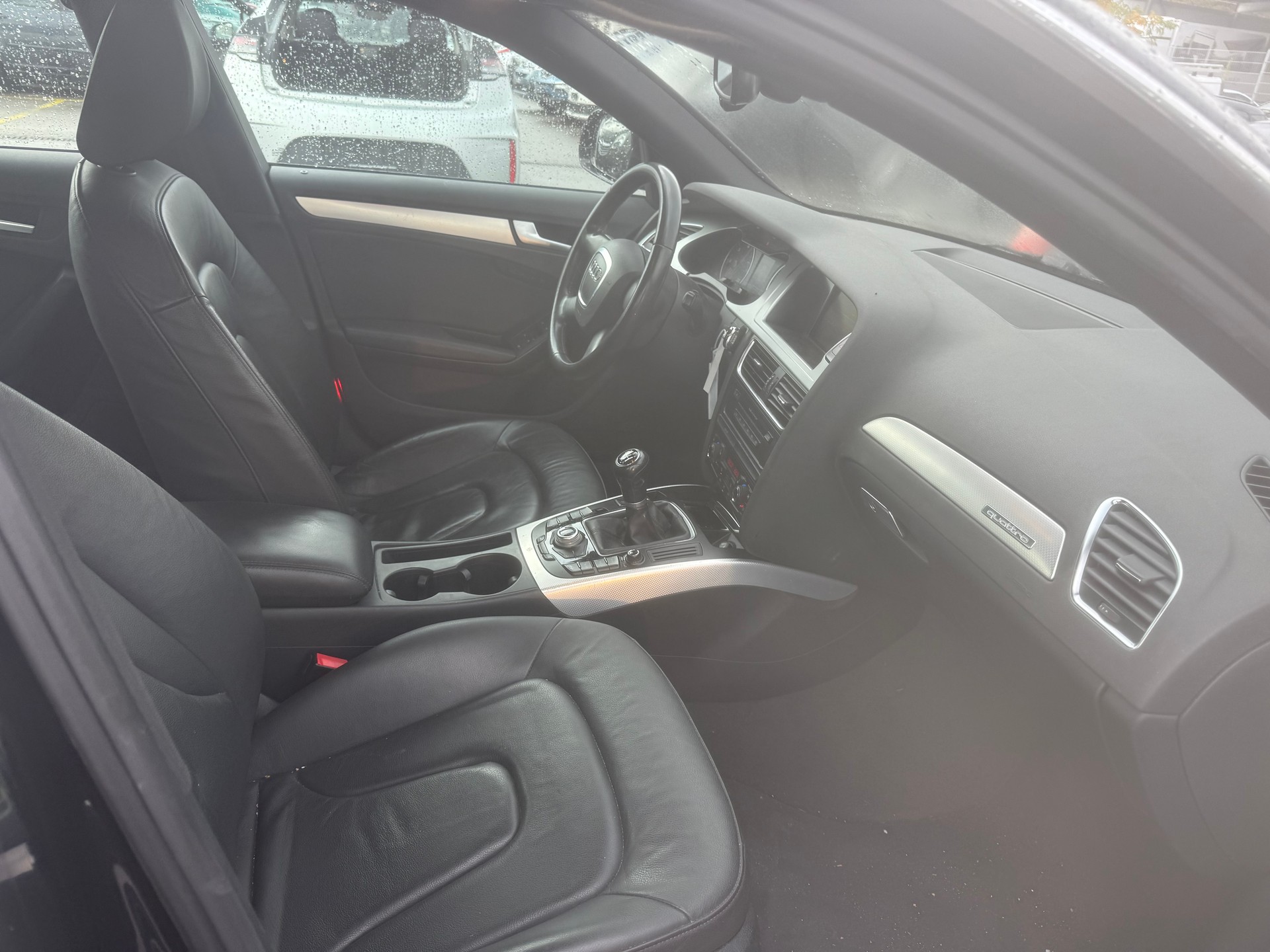 AUDI A4 Avant 3.0 TDI quattro-image-2