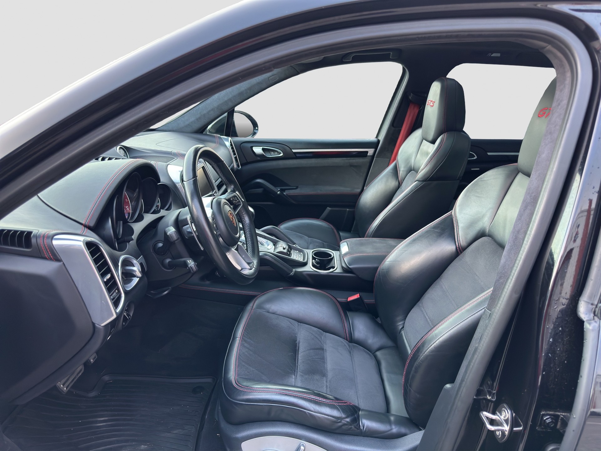 PORSCHE Cayenne GTS-image-14