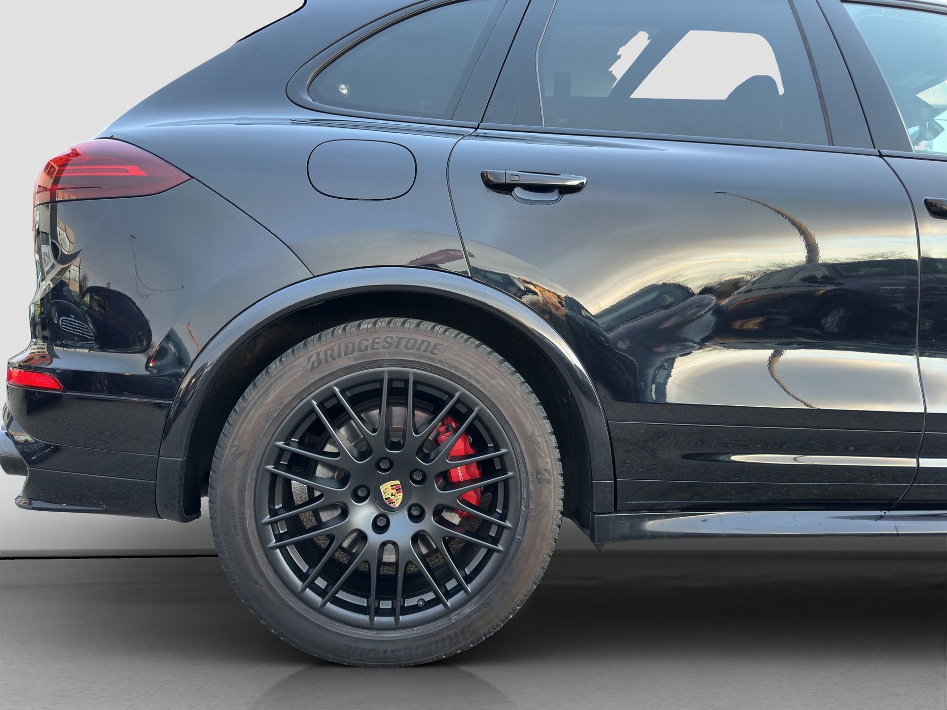 PORSCHE Cayenne GTS-image-11