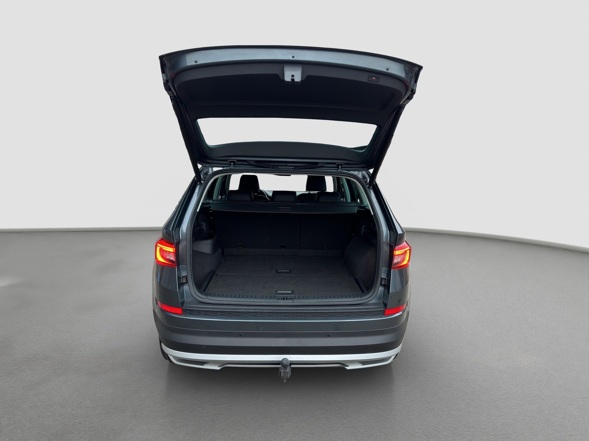 SKODA Kodiaq 2.0 TSI Scout 4x4-image-12
