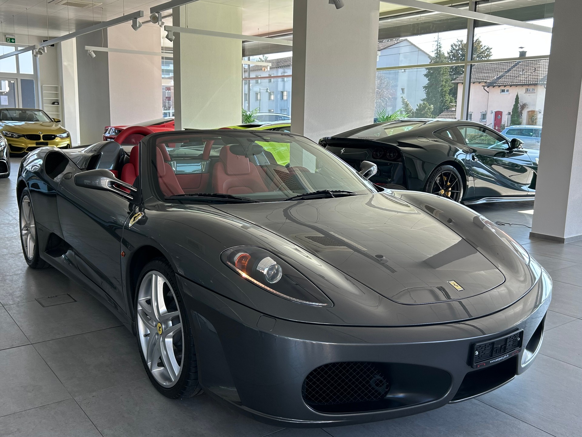 FERRARI F430 Spider-showroom-element-2