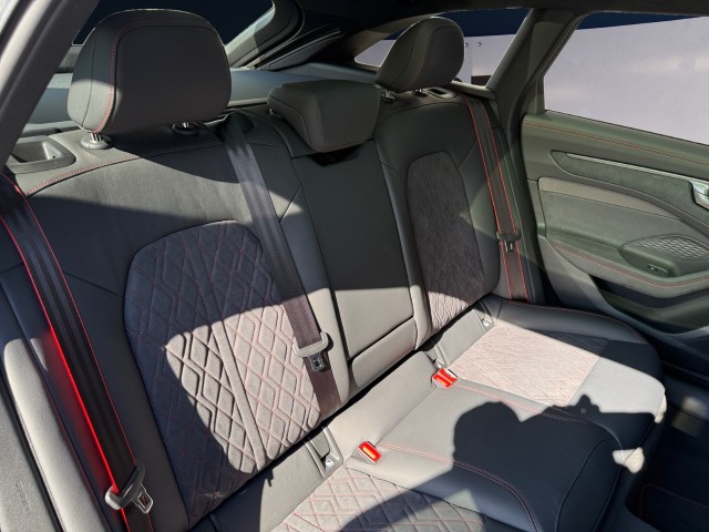 AUDI A6 Avant TFSI quattro 270 kW S tronic-image-17