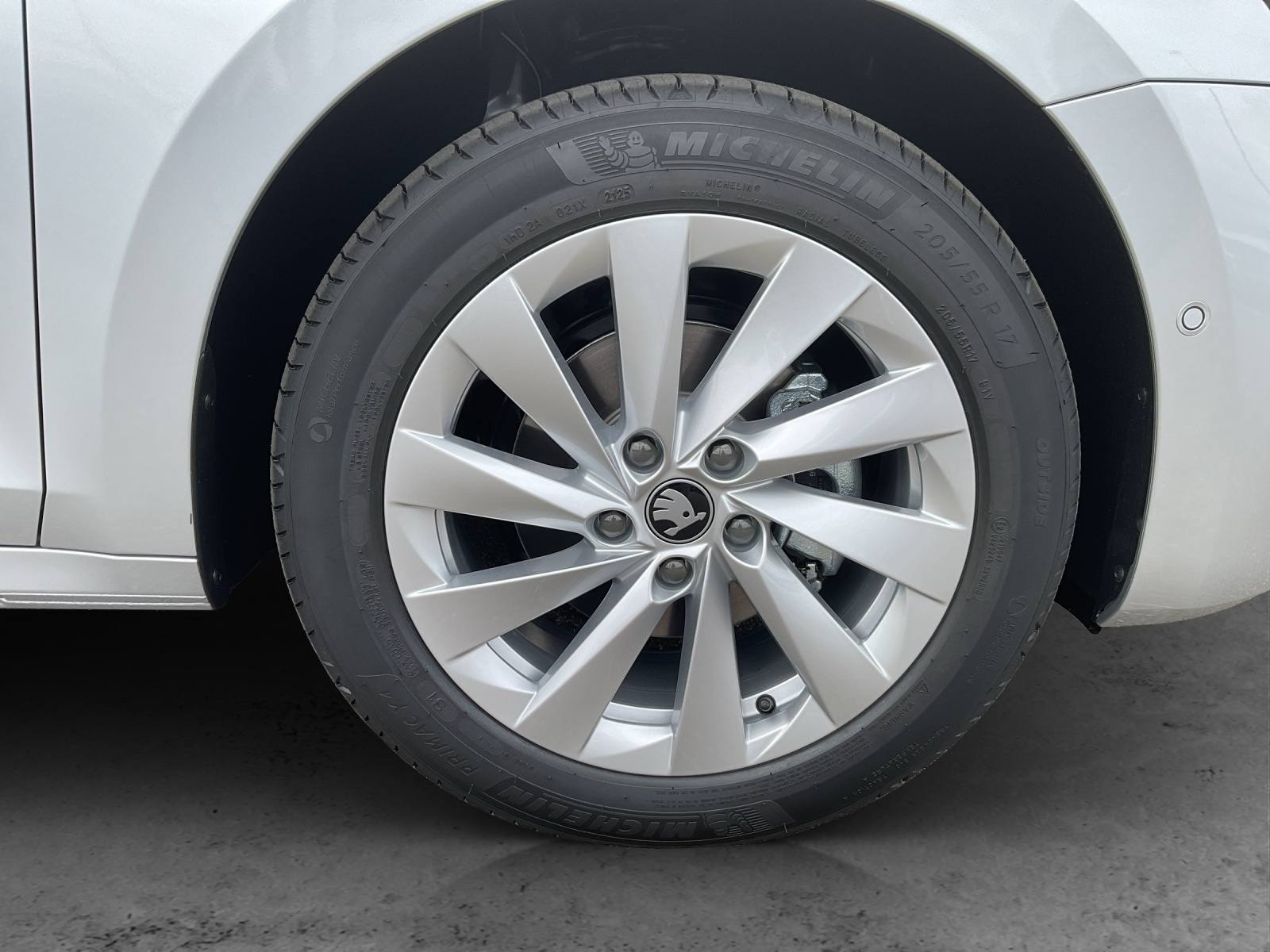 SKODA Octavia Combi 1.5 TSI mHEV DSG Selection-image-13