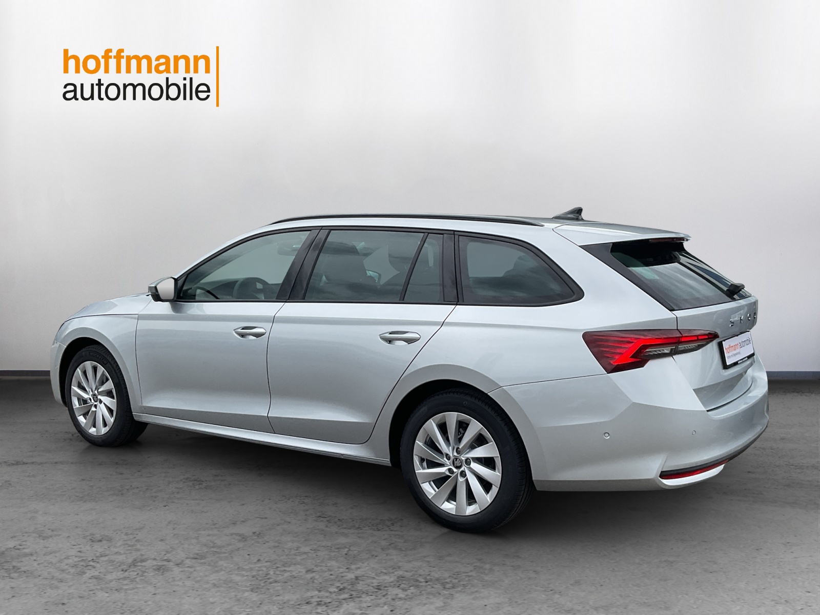 SKODA Octavia Combi 1.5 TSI mHEV DSG Selection-image-5
