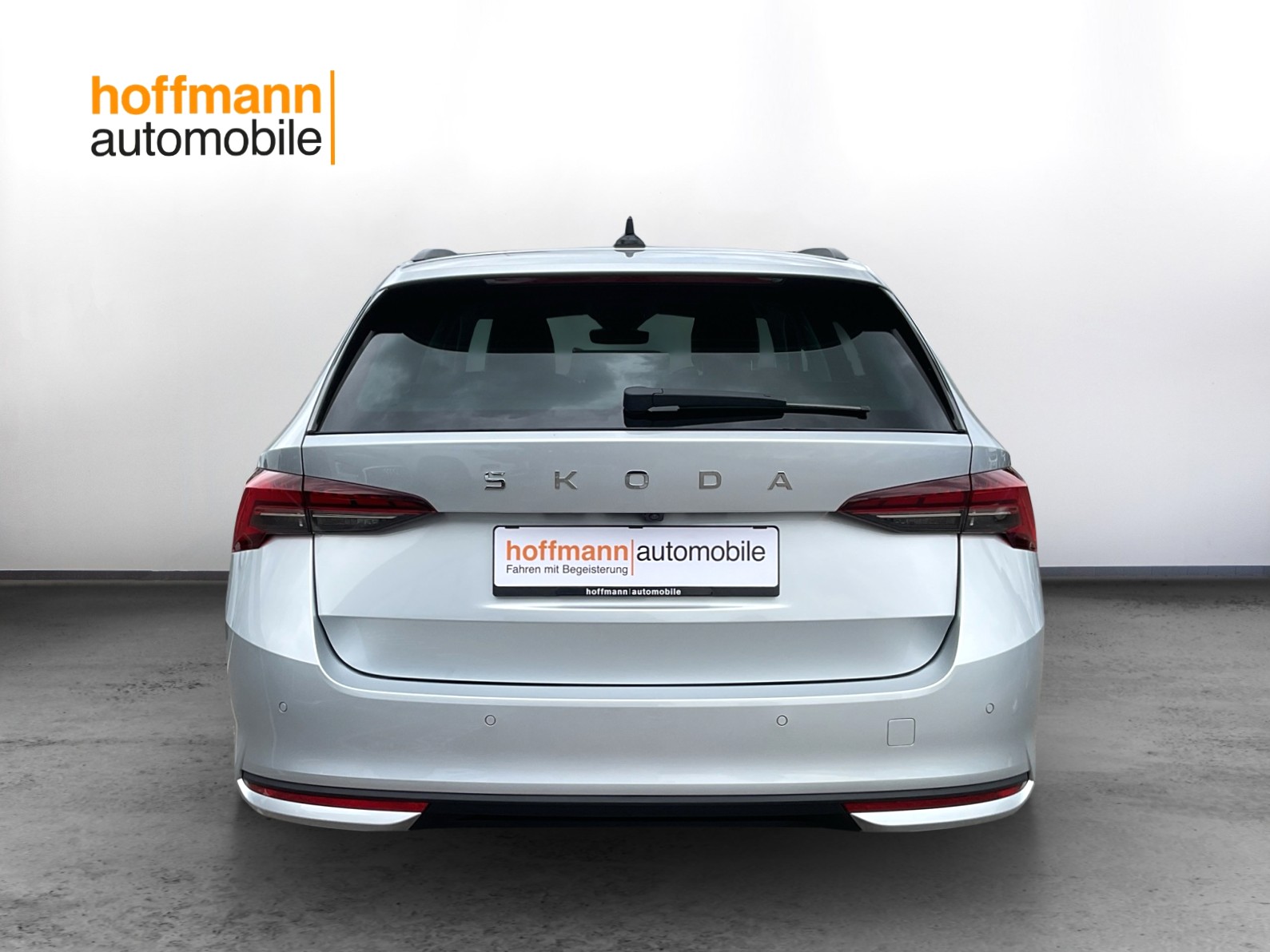 SKODA Octavia Combi 1.5 TSI mHEV DSG Selection-image-4