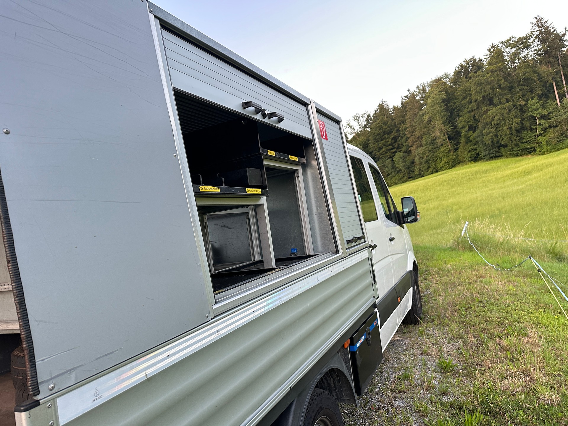 VW Crafter 35 2.0 TDI Entry Doppelkabine mit Spezialbau Kastenwagen-image-6