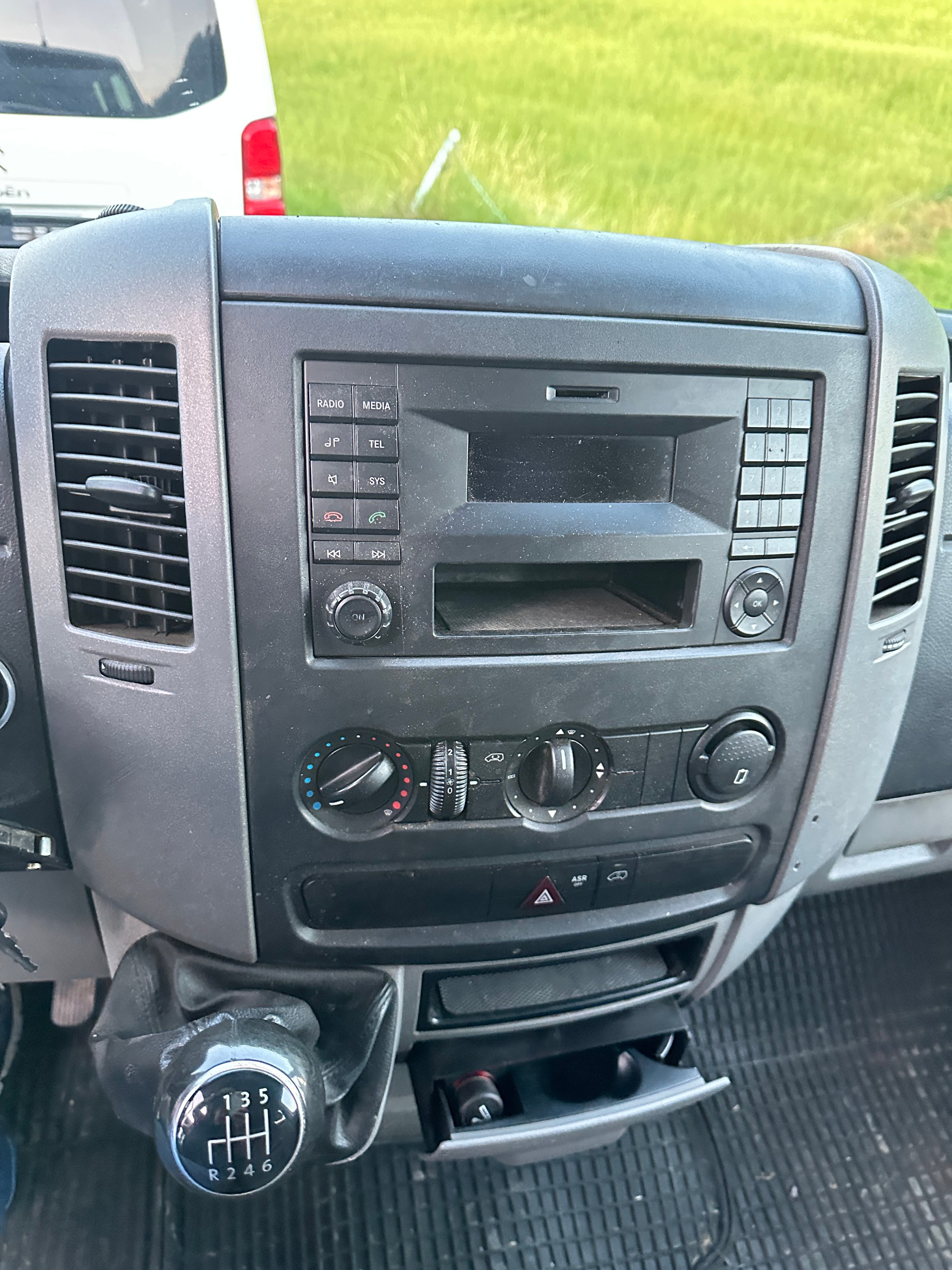 VW Crafter 35 2.0 TDI Entry Doppelkabine mit Spezialbau Kastenwagen-image-15