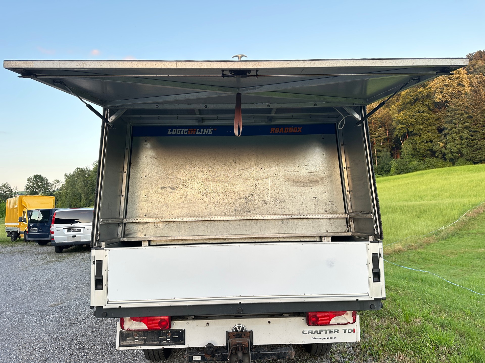VW Crafter 35 2.0 TDI Entry Doppelkabine mit Spezialbau Kastenwagen-image-9