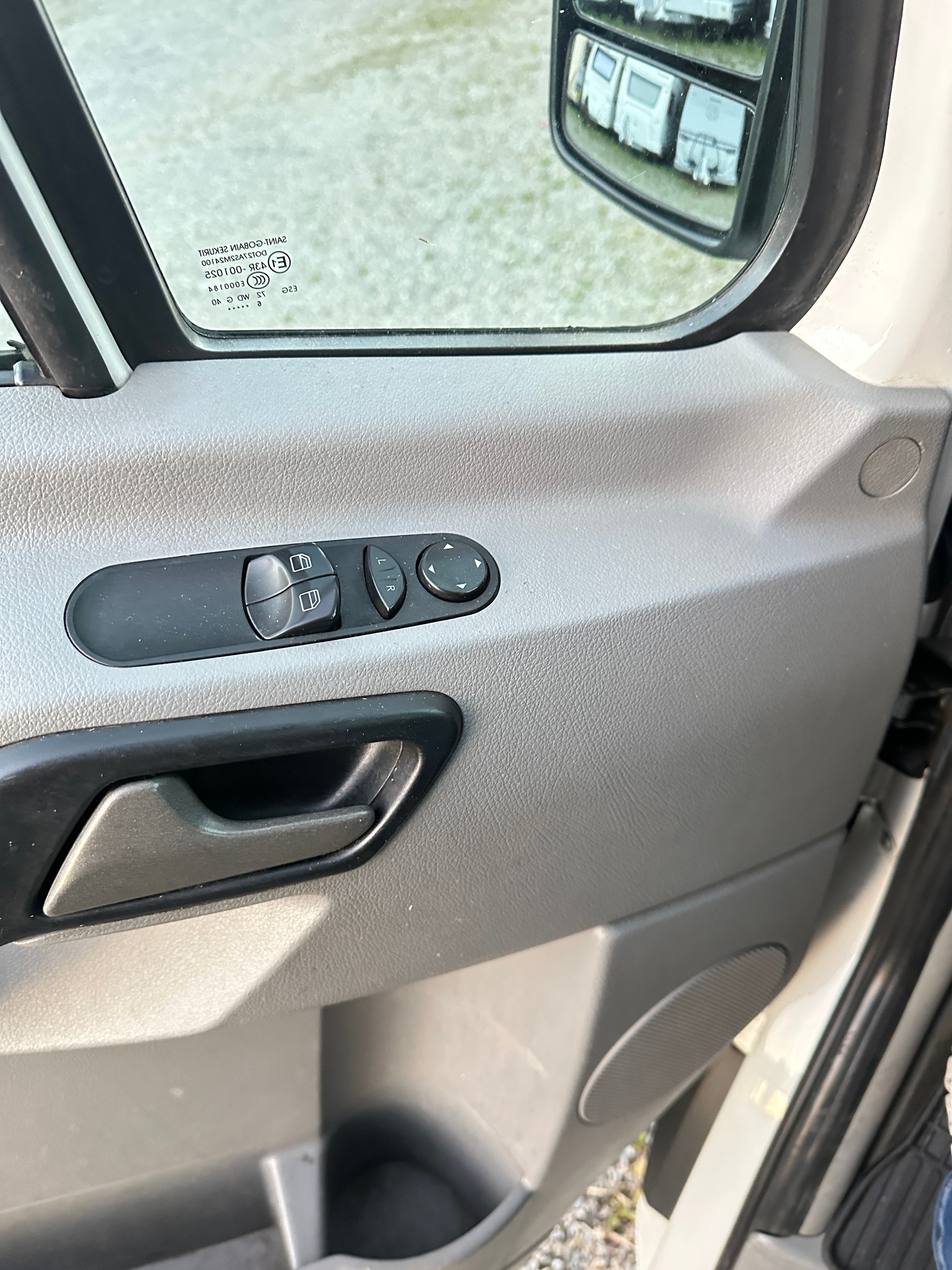 VW Crafter 35 2.0 TDI Entry Doppelkabine mit Spezialbau Kastenwagen-image-18