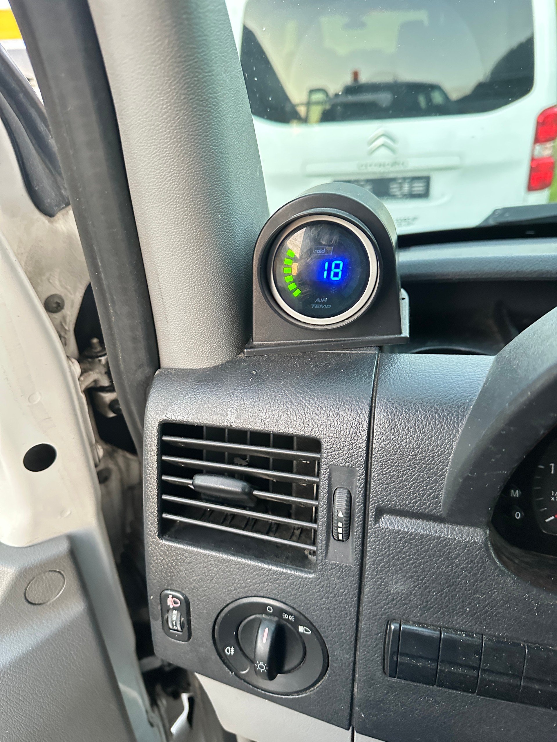 VW Crafter 35 2.0 TDI Entry Doppelkabine mit Spezialbau Kastenwagen-image-19