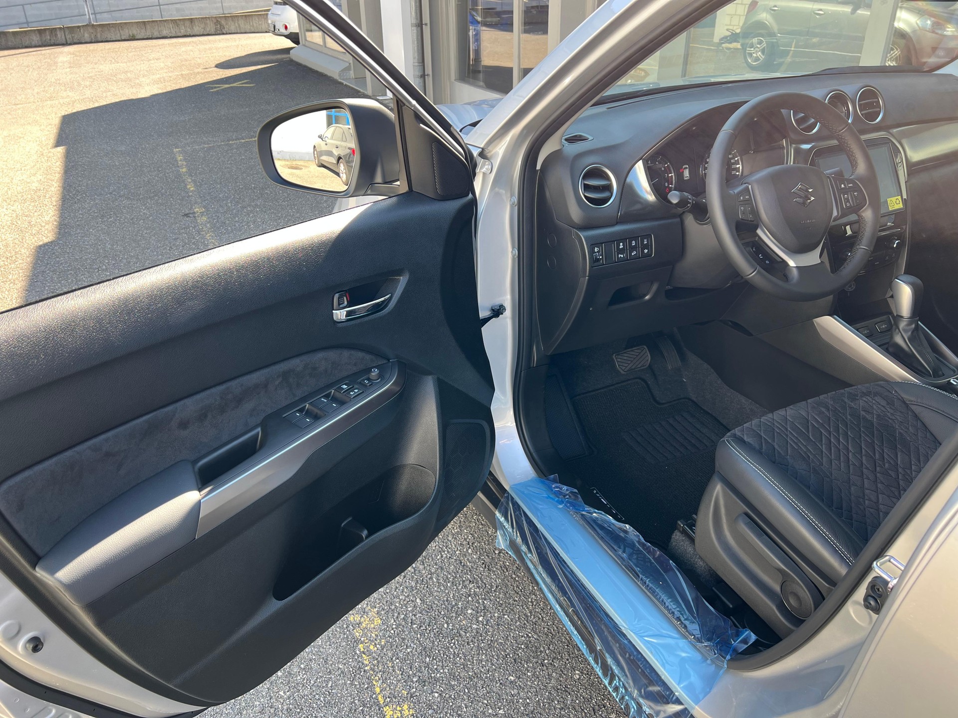 SUZUKI Vitara 1.4 T Compact Top Hybrid 4x4-image-7