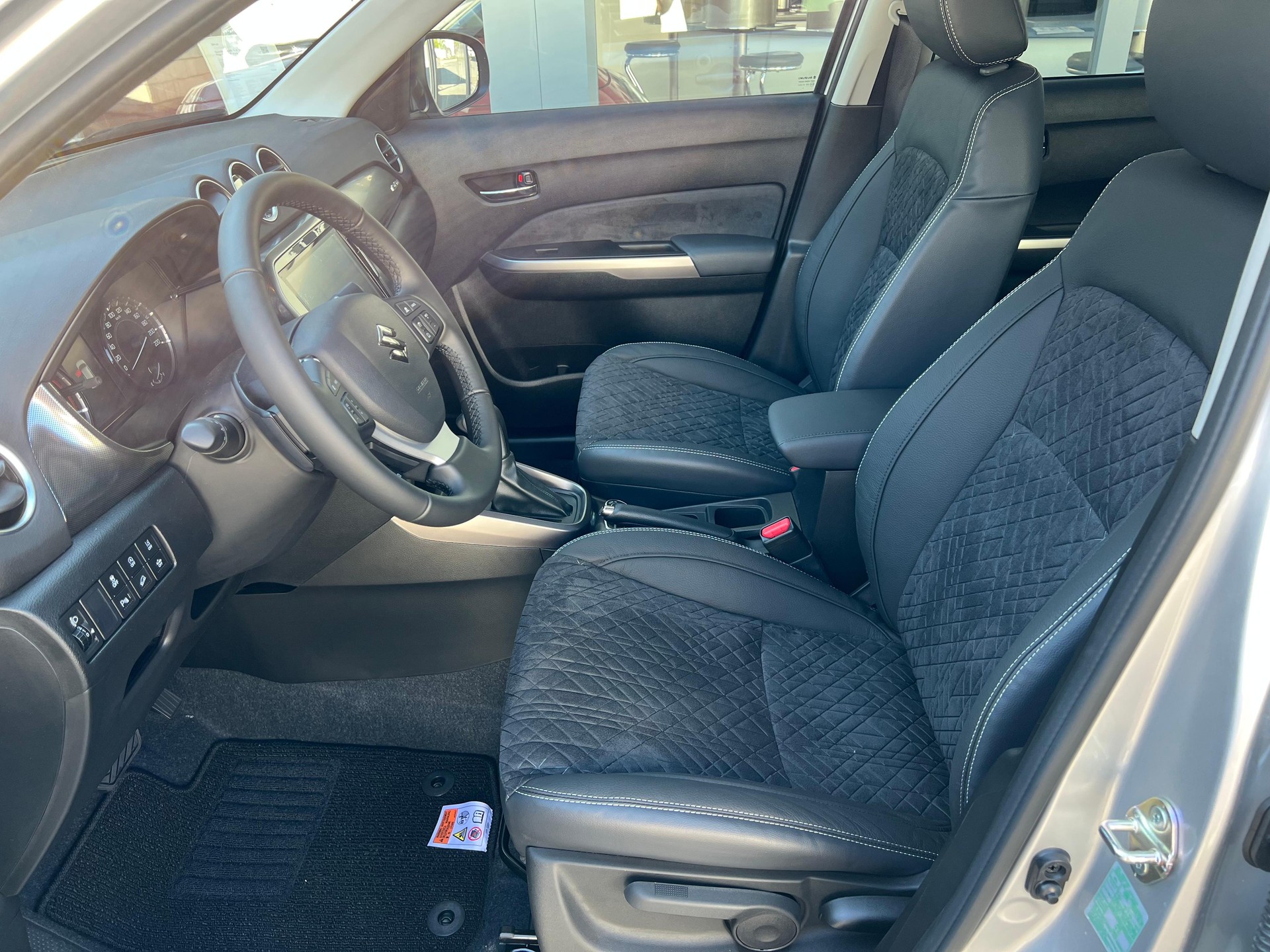 SUZUKI Vitara 1.4 T Compact Top Hybrid 4x4-image-8