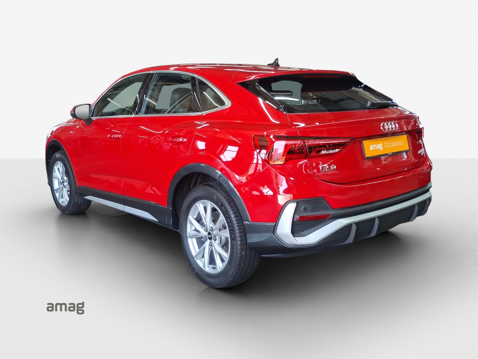 AUDI Q3 Sportback 40 TFSI S line quattro S-tronic-image-2