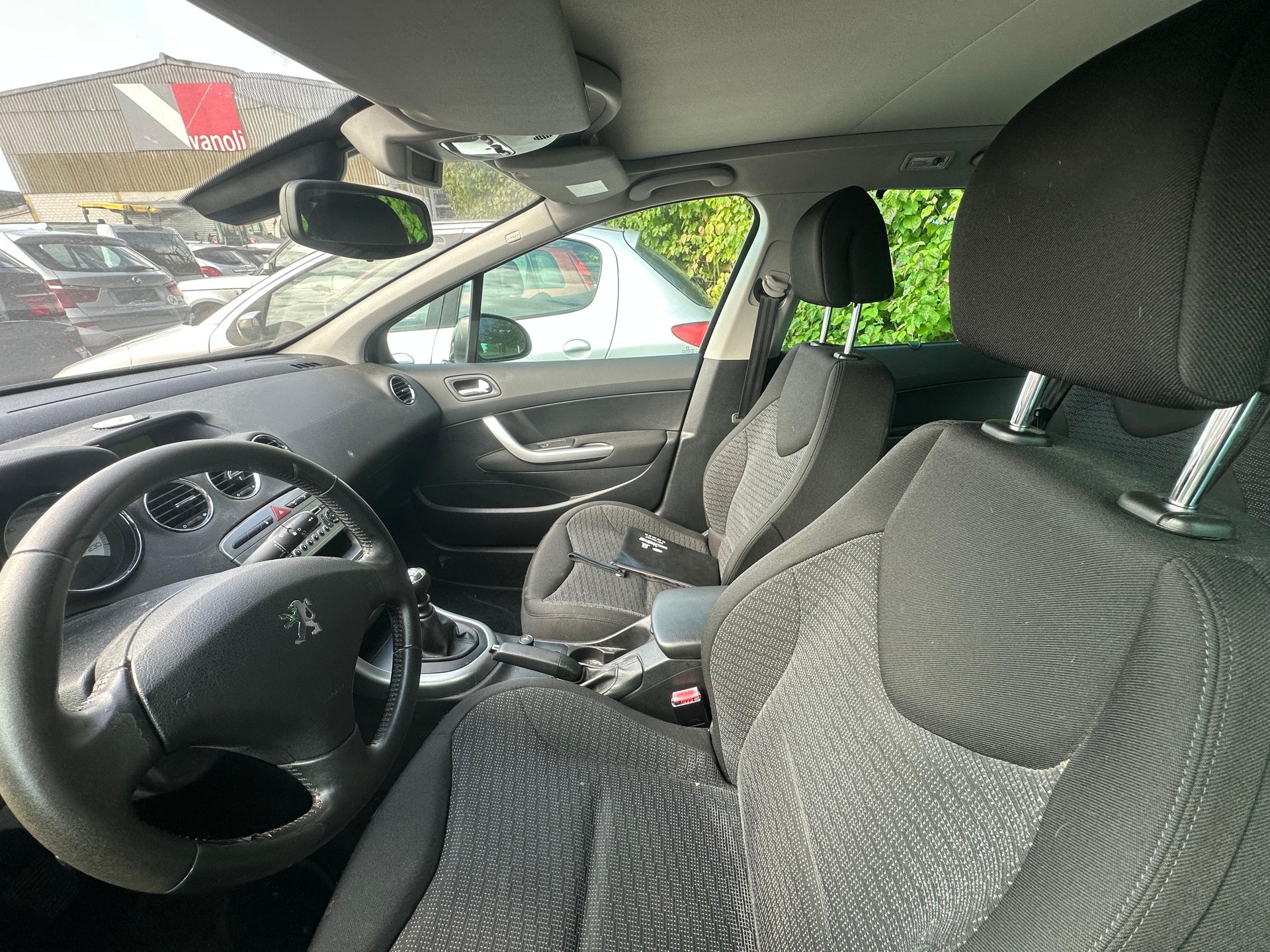 PEUGEOT 308 SW 1.6 16V Turbo Sport-image-3