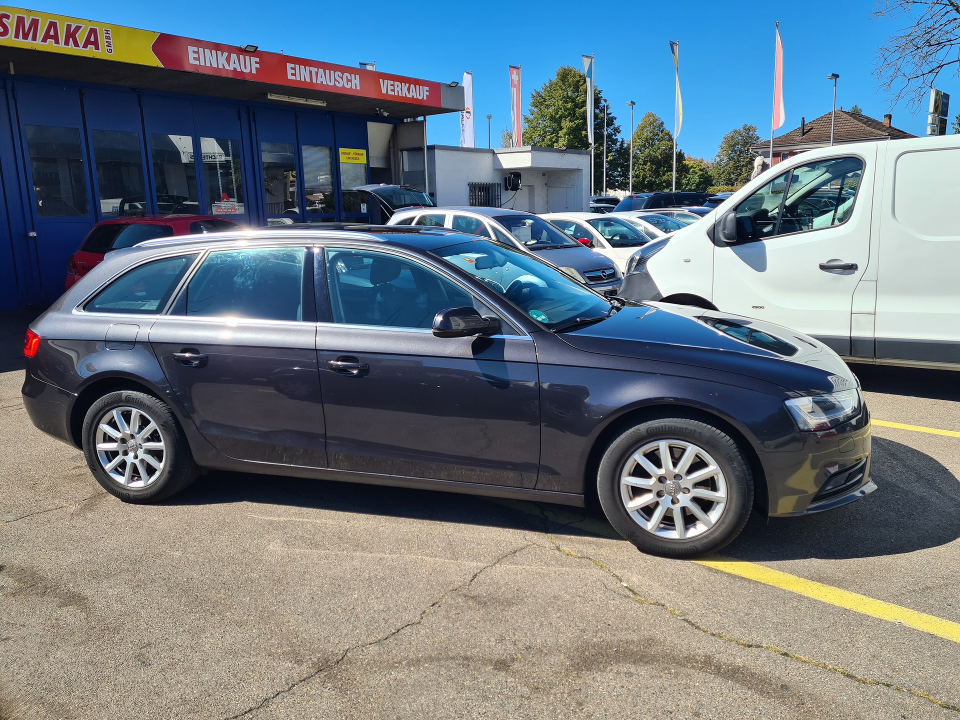 AUDI A4 Avant 2.0 TDI-image-1