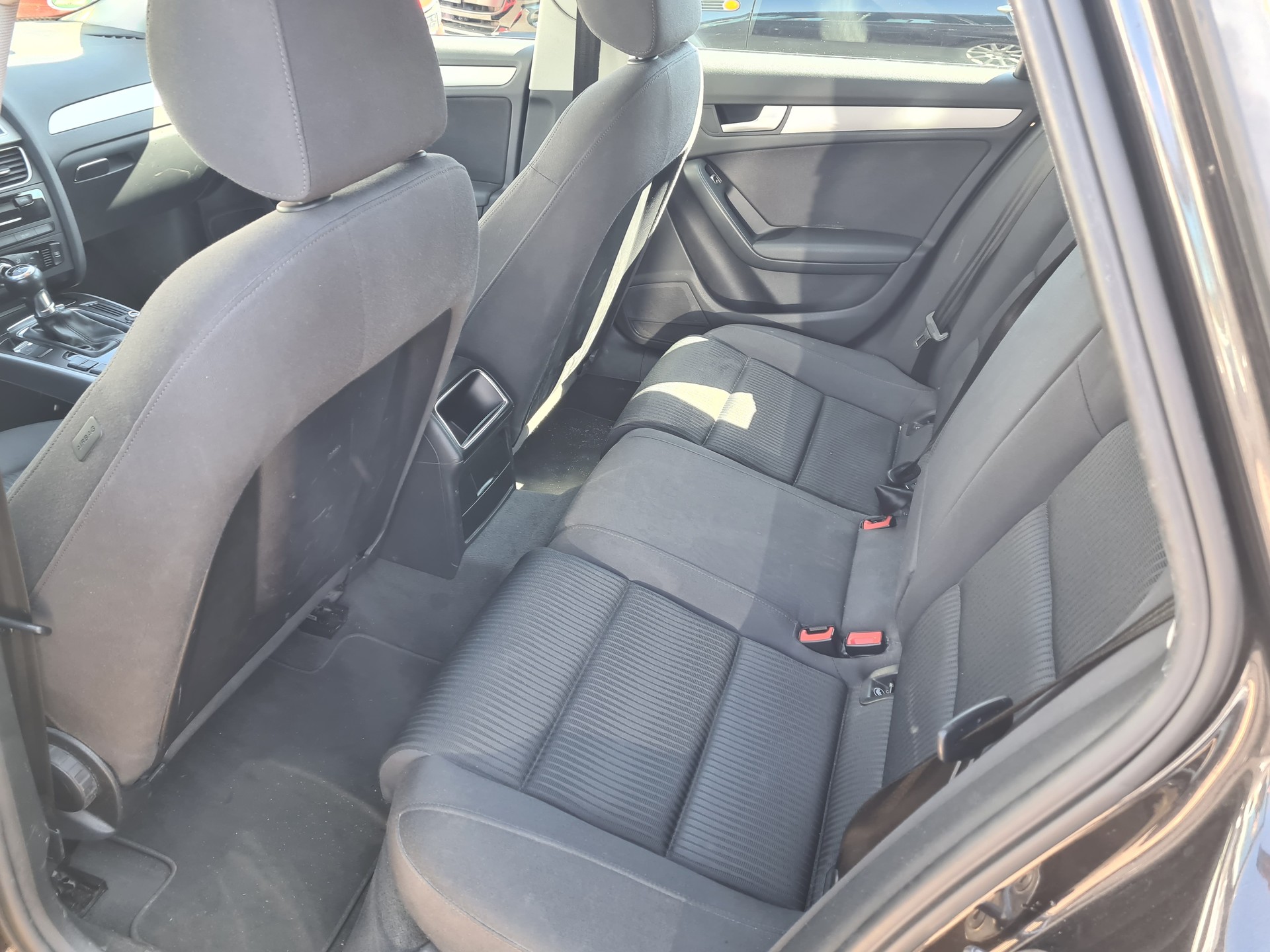 AUDI A4 Avant 2.0 TDI-image-7