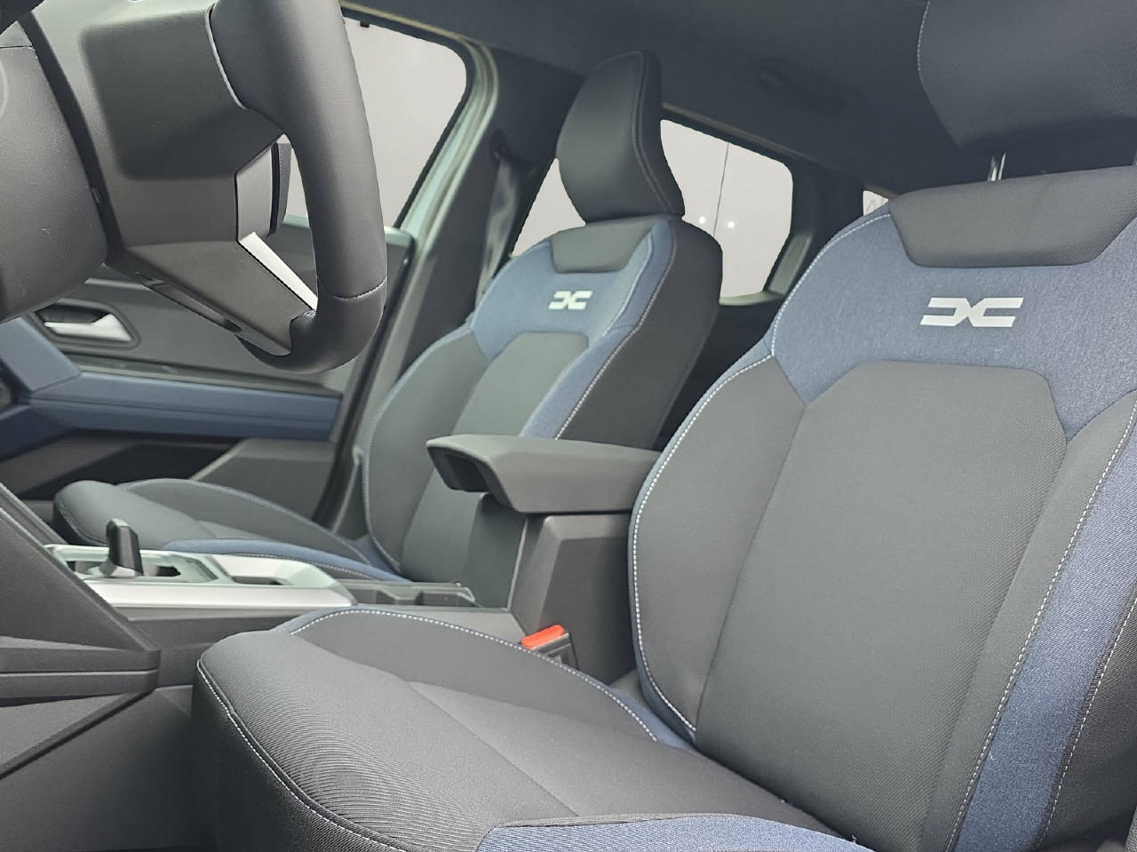 DACIA Duster 1.6 Hybrid Journey-image-8