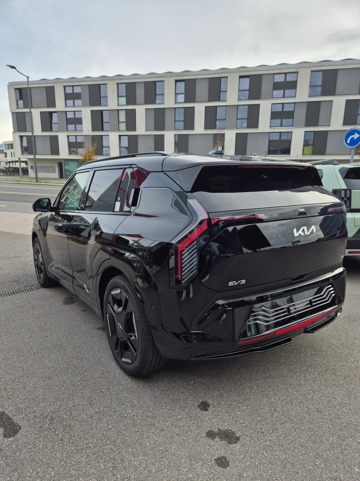 KIA EV3 81,4 kWh GT-Line-image-3