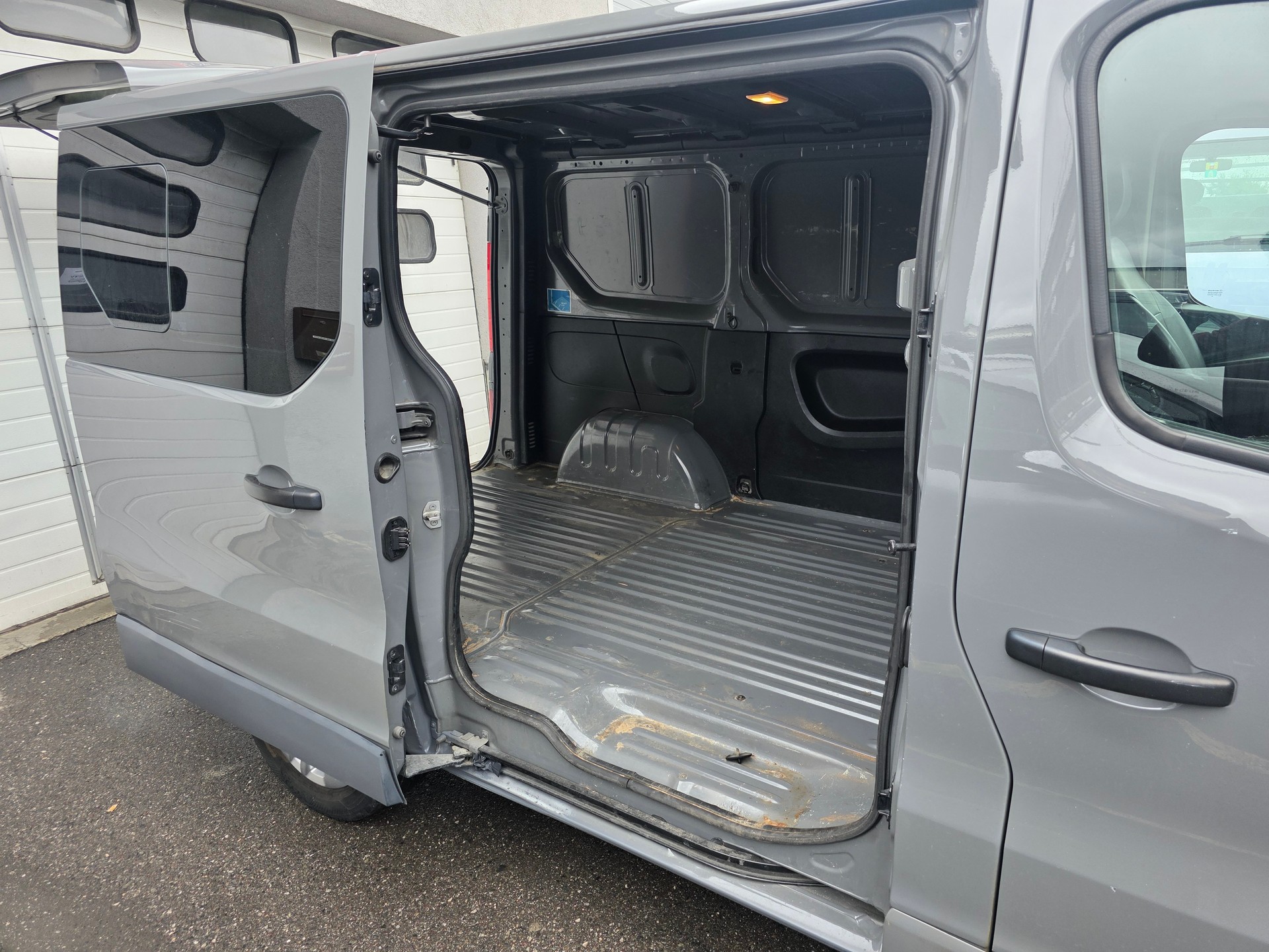 OPEL Vivaro 1.6 BiTurbo CDTI ecoFLEX 2.9t L1H1-image-8