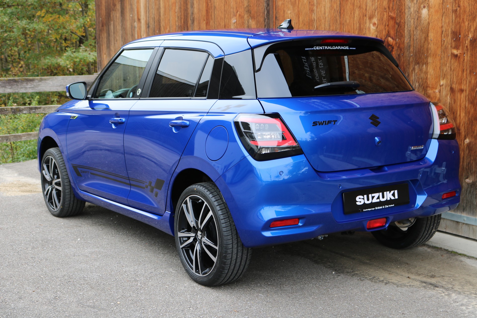 SUZUKI Swift 1.2 1st Edition Top Hybrid 4x4 Tuning-image-3