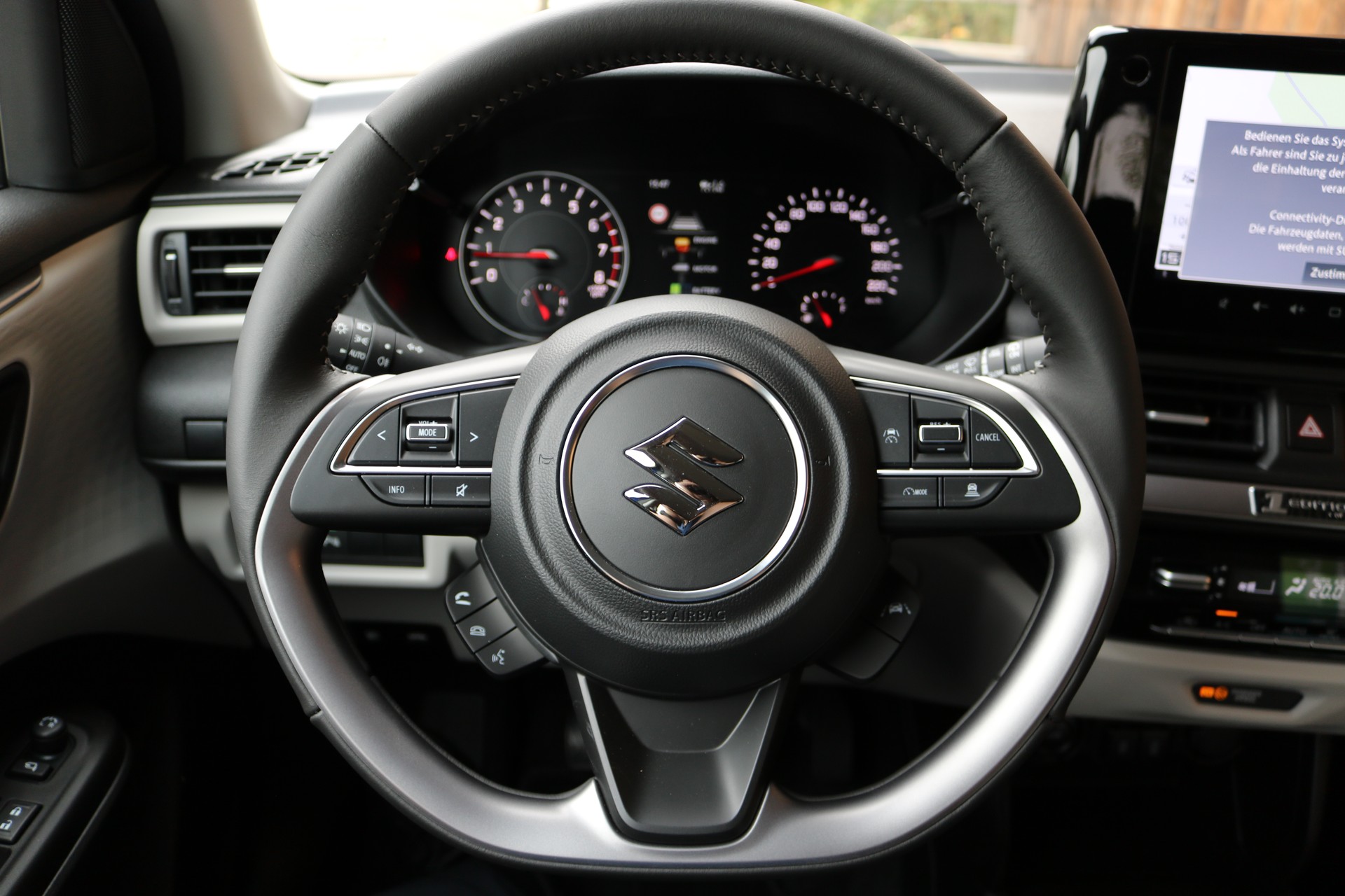 SUZUKI Swift 1.2 1st Edition Top Hybrid 4x4 Tuning-image-5