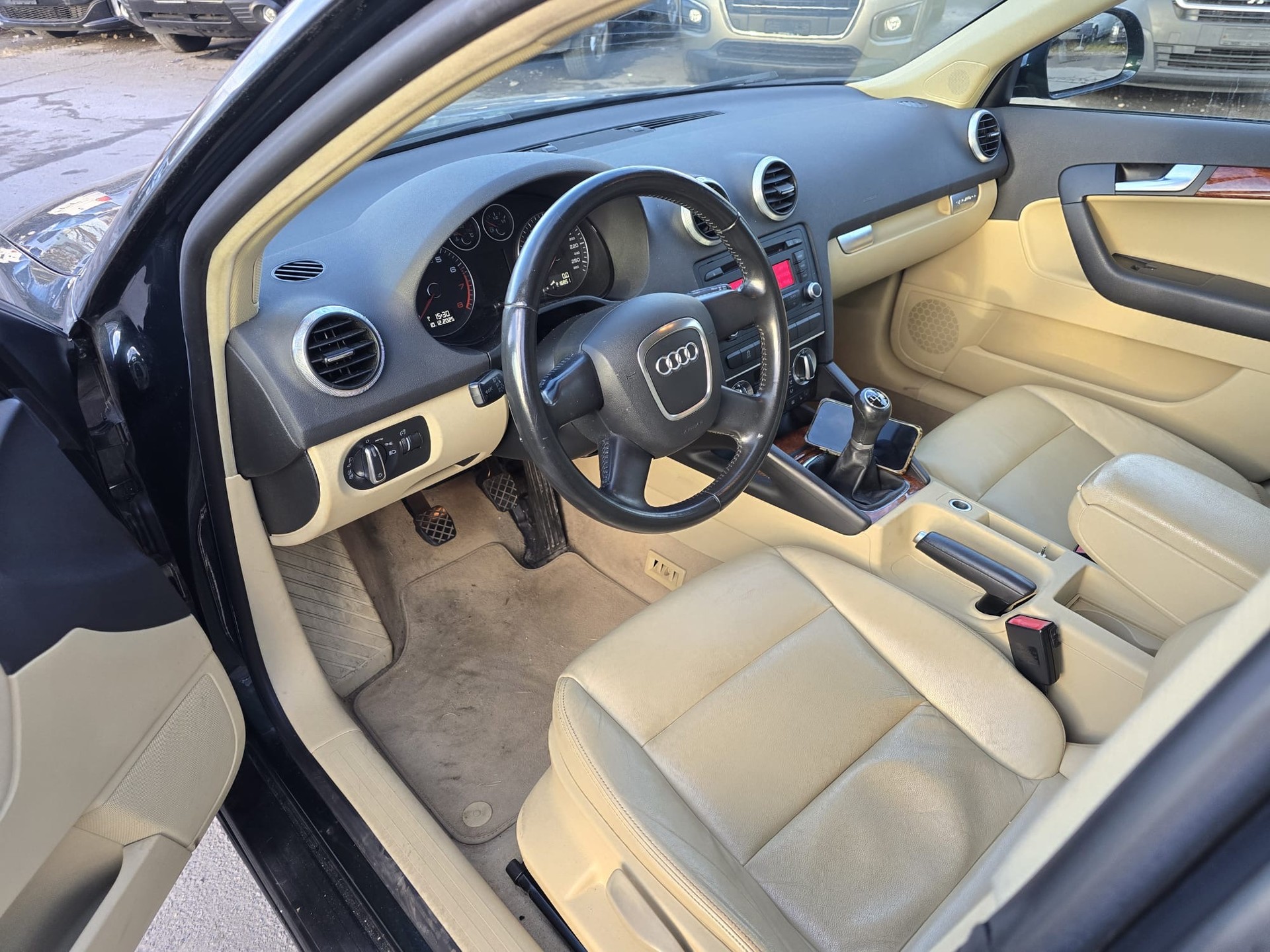 AUDI A3 Sportback 1.8 TFSI Attraction quattro-image-15