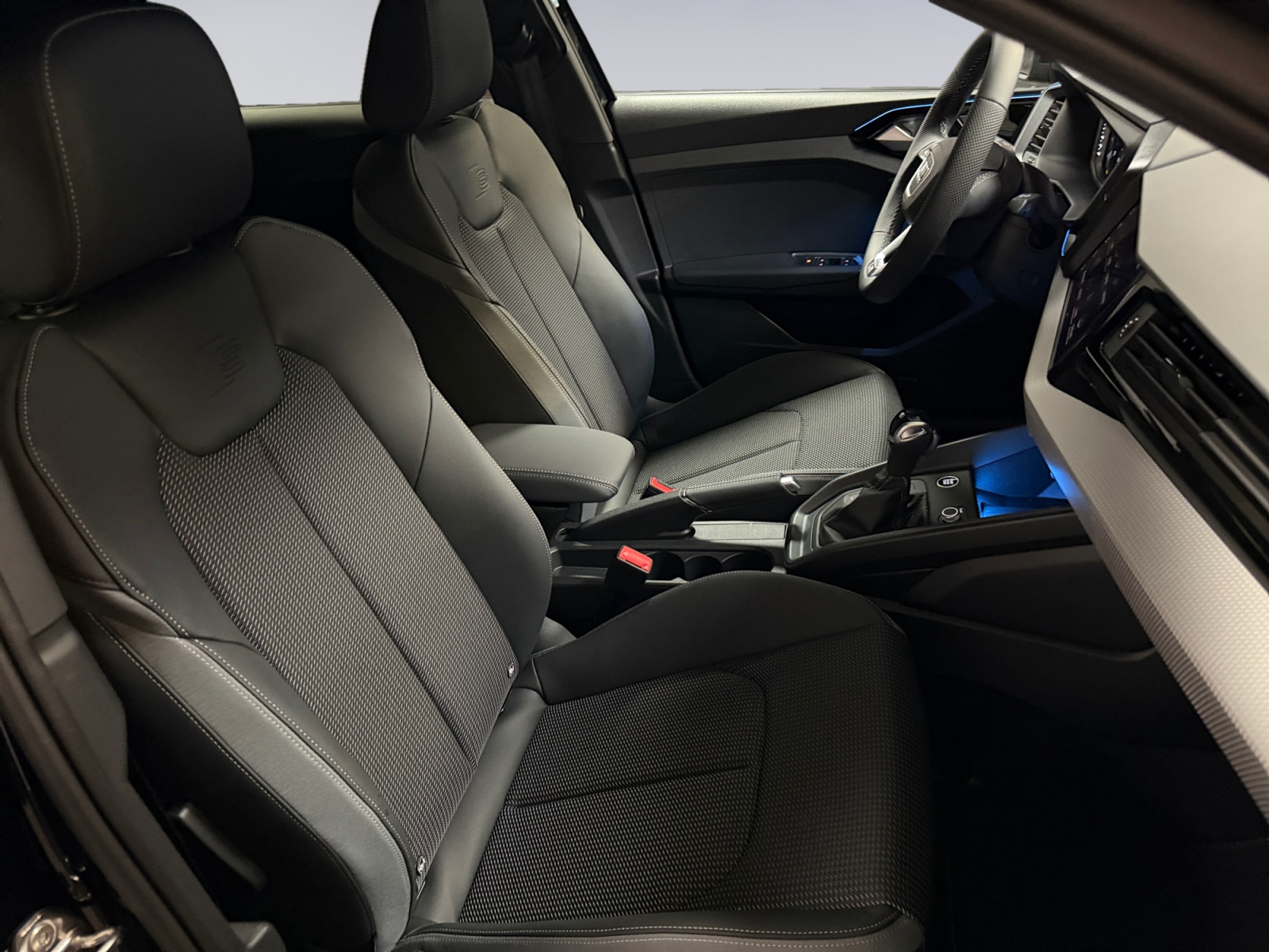 AUDI A1 Sportback 30 TFSI S Line Attraction S-tronic-image-12