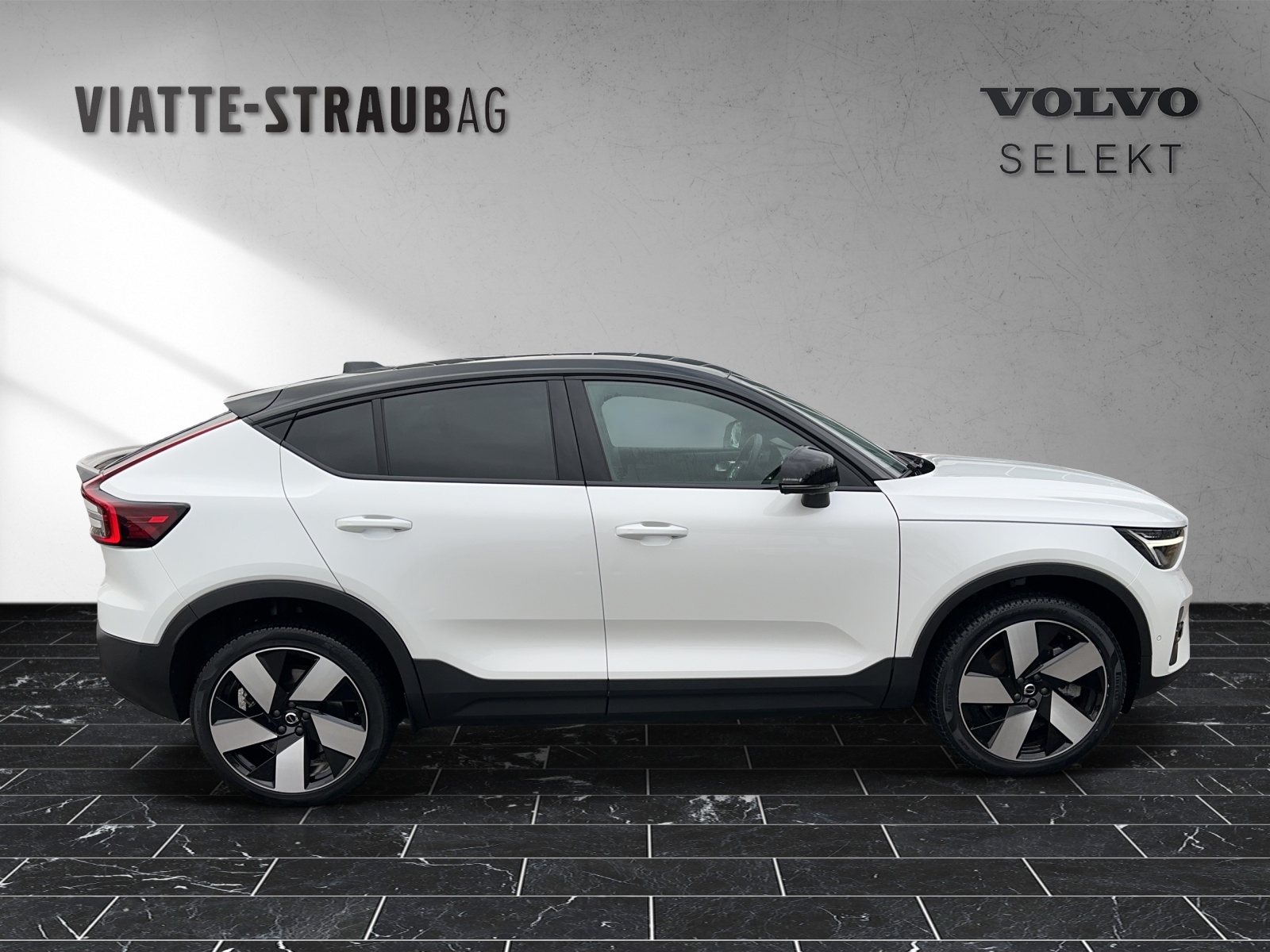VOLVO C40 Recharge Twin-image-5